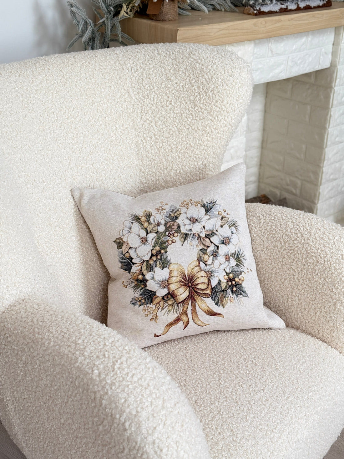 Christmas Pillow cover «Golden Winter» with Microfibre &amp; golden thread - Premium Tapestry