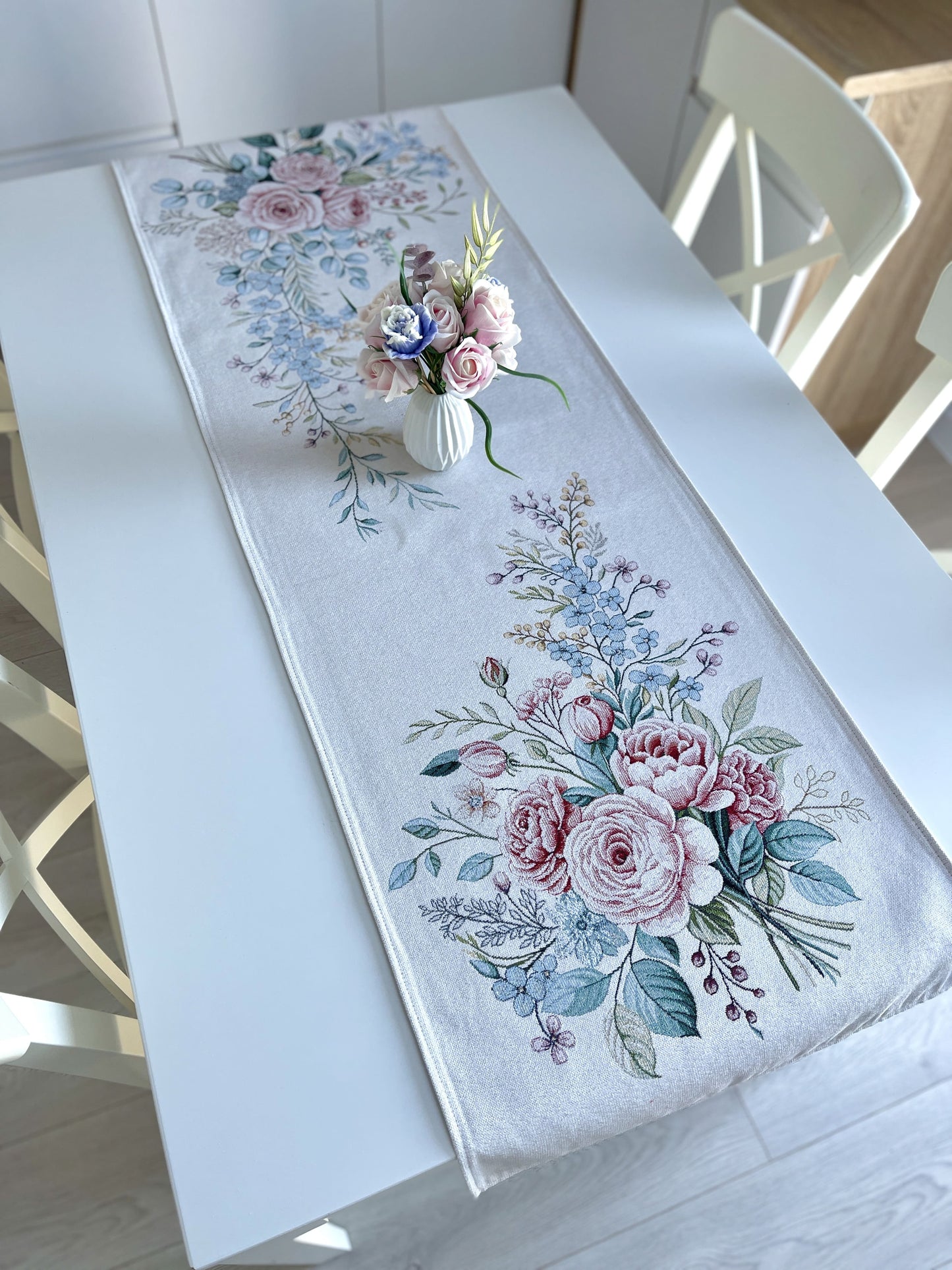 Table Runner «Rose» - Premium Tapestry with Microfibre - Textile4Family