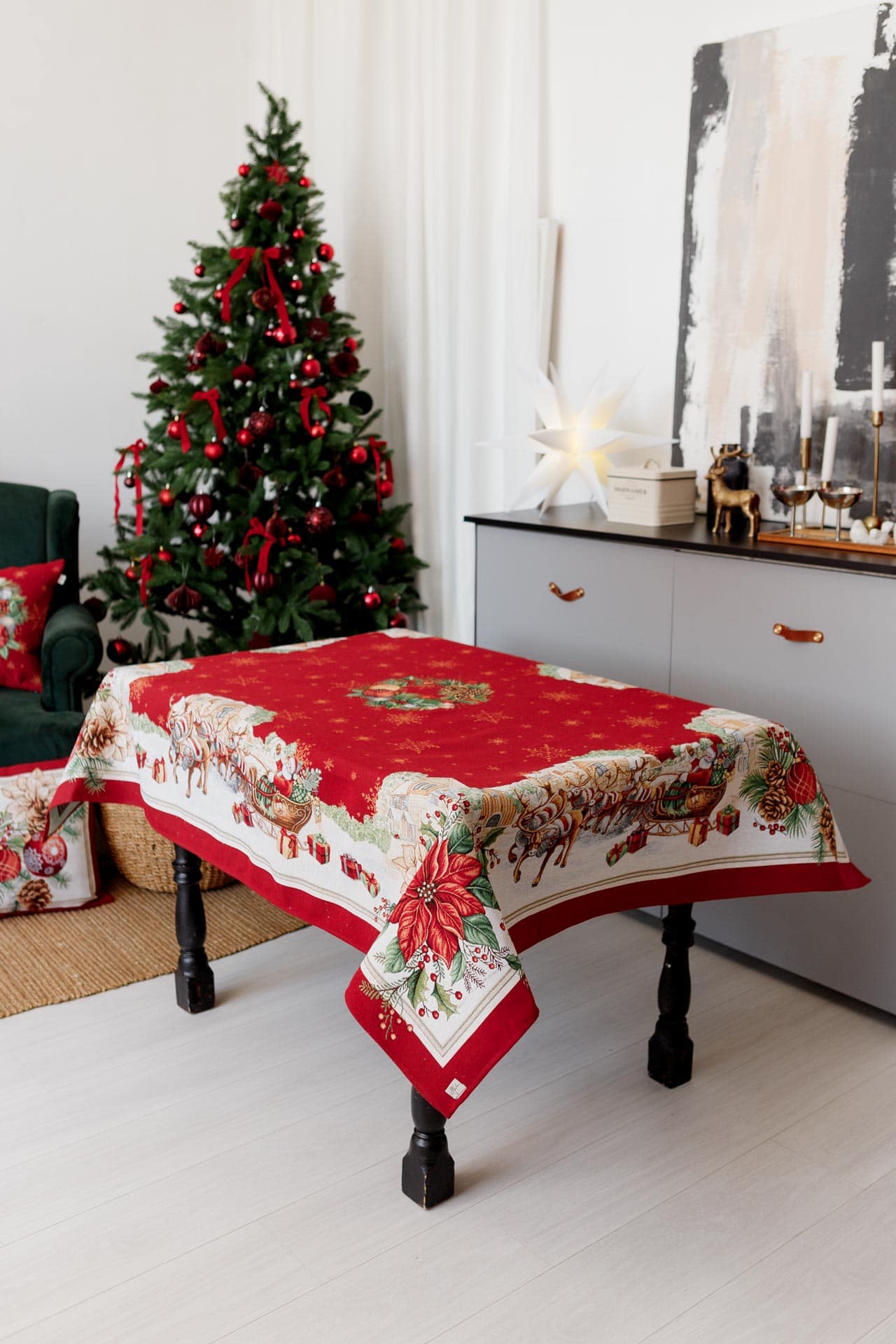 Christmas Tablecloth «Present» with Golden Lurex - Premium Gobelin - Textile4Family