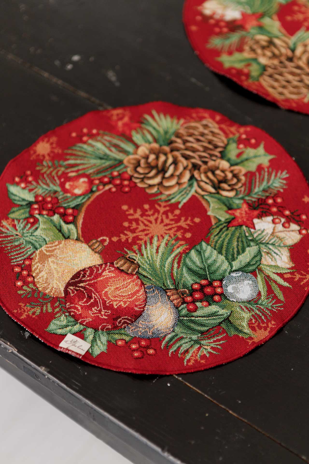 Christmas Round Placemat set «Present» with Golden Lurex Ø35cm (14in) - Premium Gobelin - Textile4Family