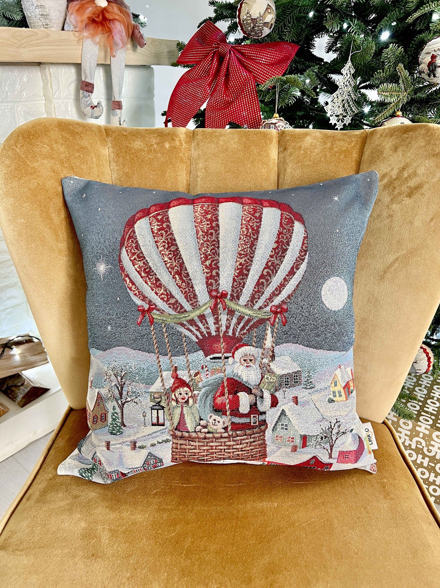 Christmas tapestry cushion cover «Holiday Flight» with silver thread