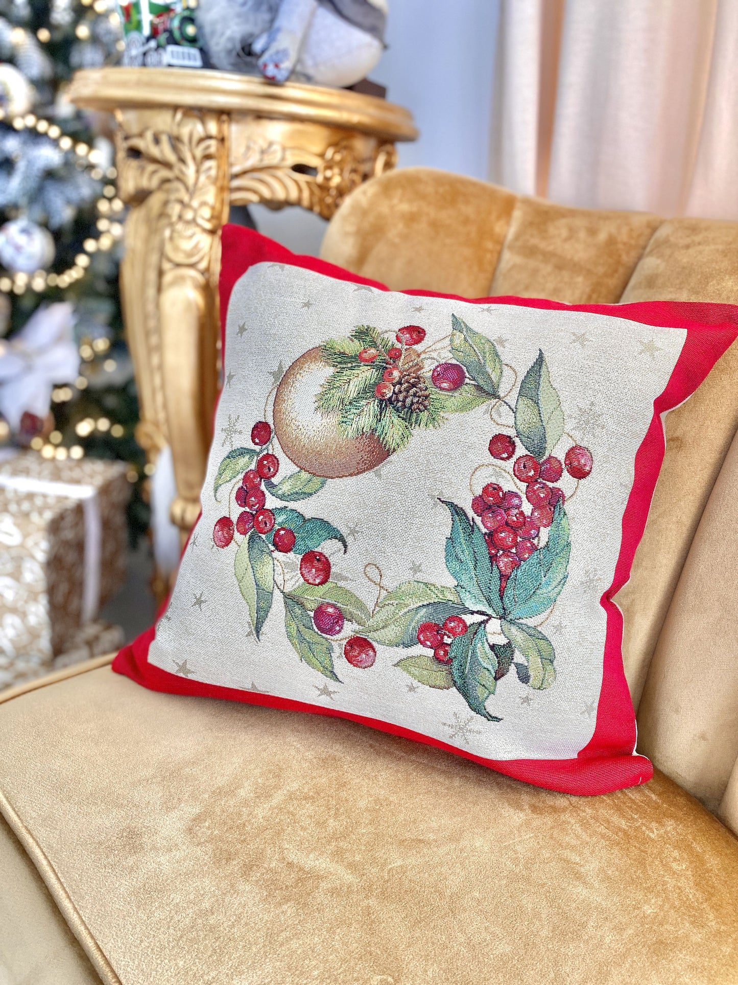 Christmas tapestry cushion cover «Christmas garland» with golden thread