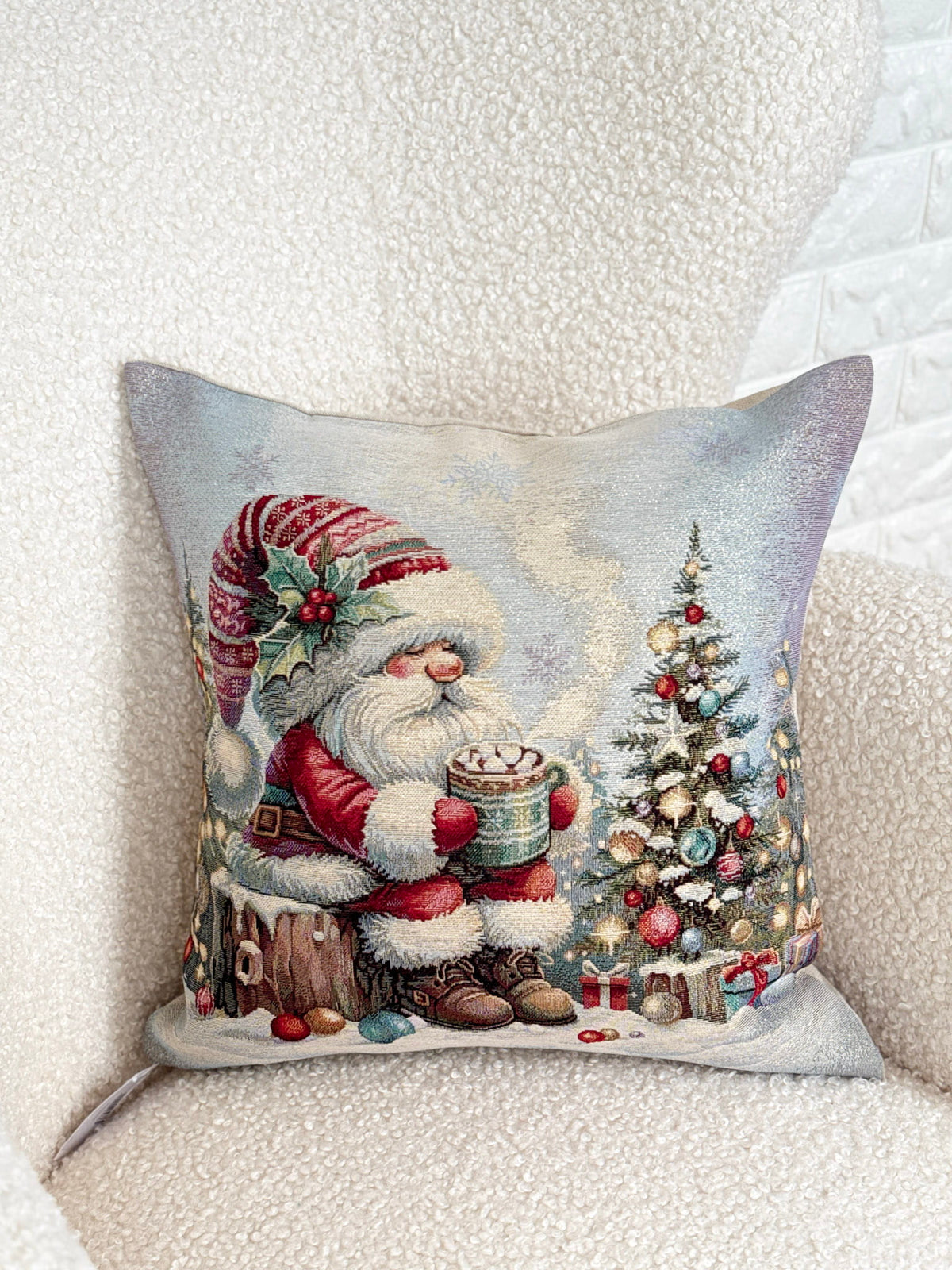 Pillow cover «Scarlet Wishes» with golden thread - High quality tapestry