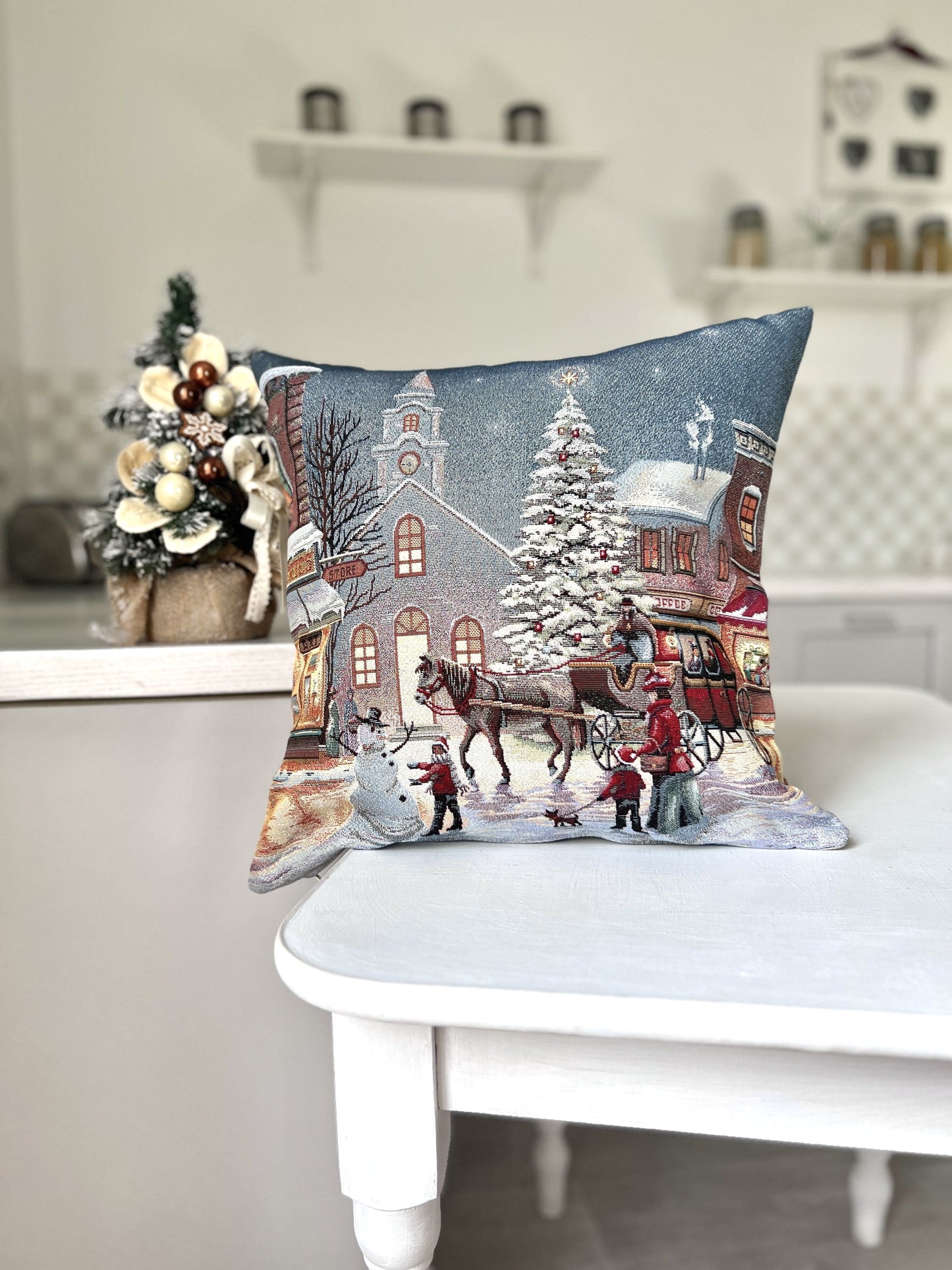 Christmas tapestry cushion cover «Holiday city» with silver thread