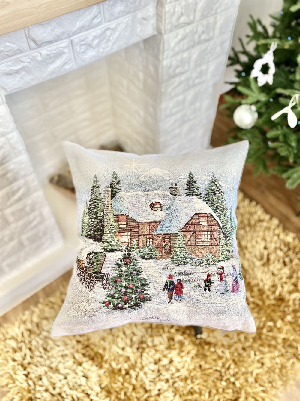 Winter Holiday tapestry cushion cover «Christmas in Highlands» with golden thread