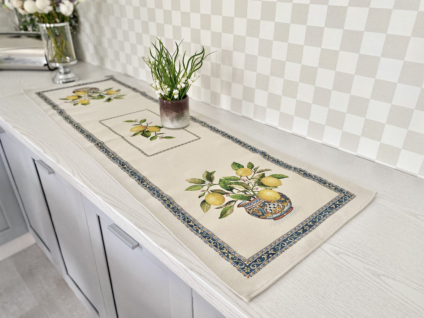 Tapestry table runner «Lemons»