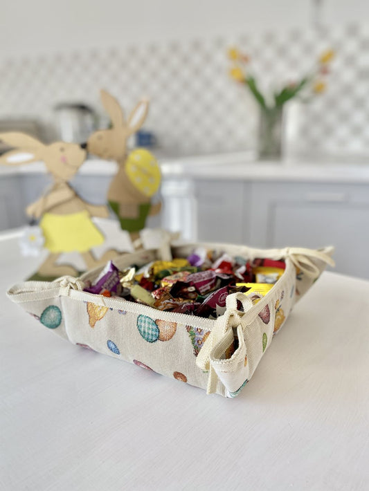 Easter tapestry Bread Basket «Easter Ducks»