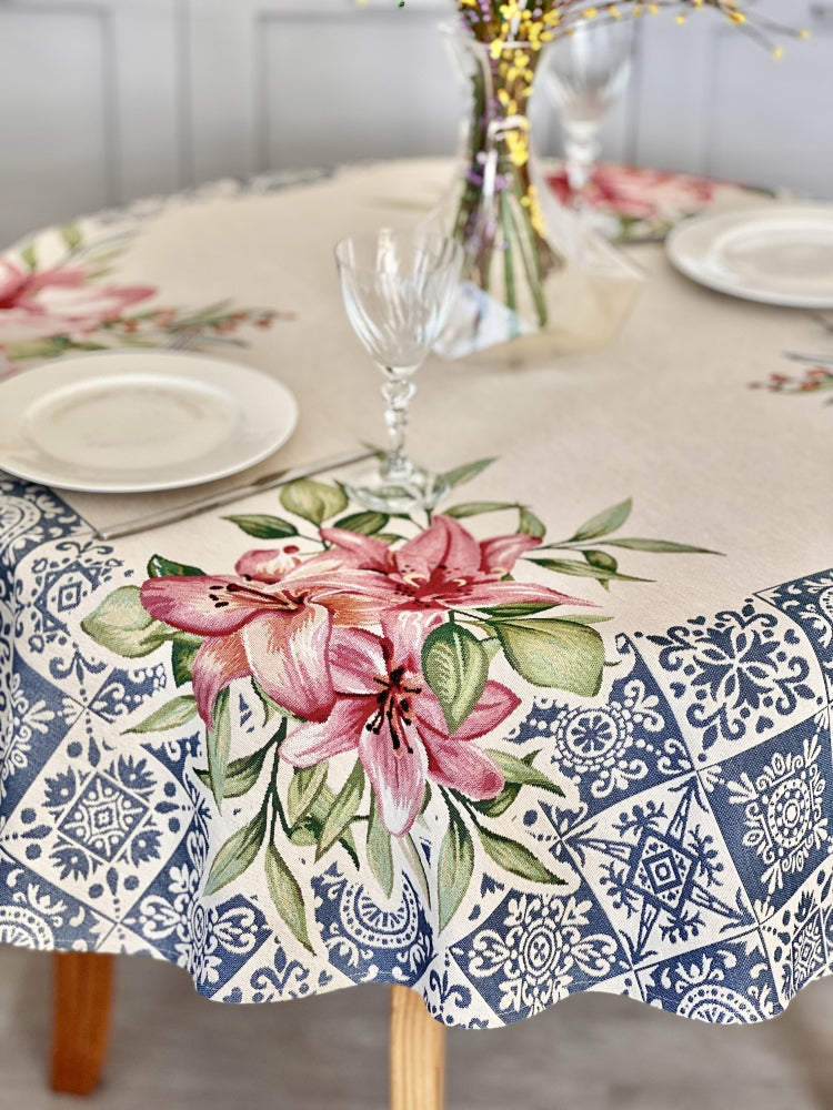 Round Tapestry Tablecloth «Lilies»