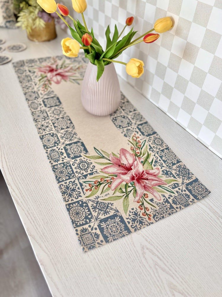 Tapestry table runner «Lilies»