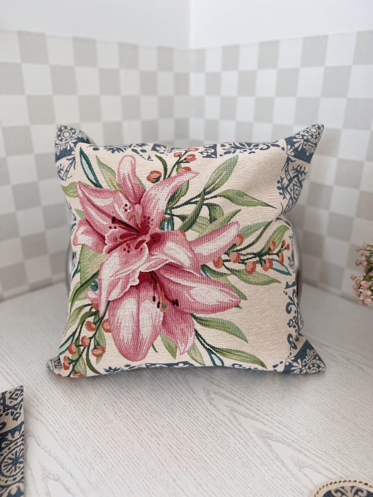 Tapestry cushion cover «Lilies»