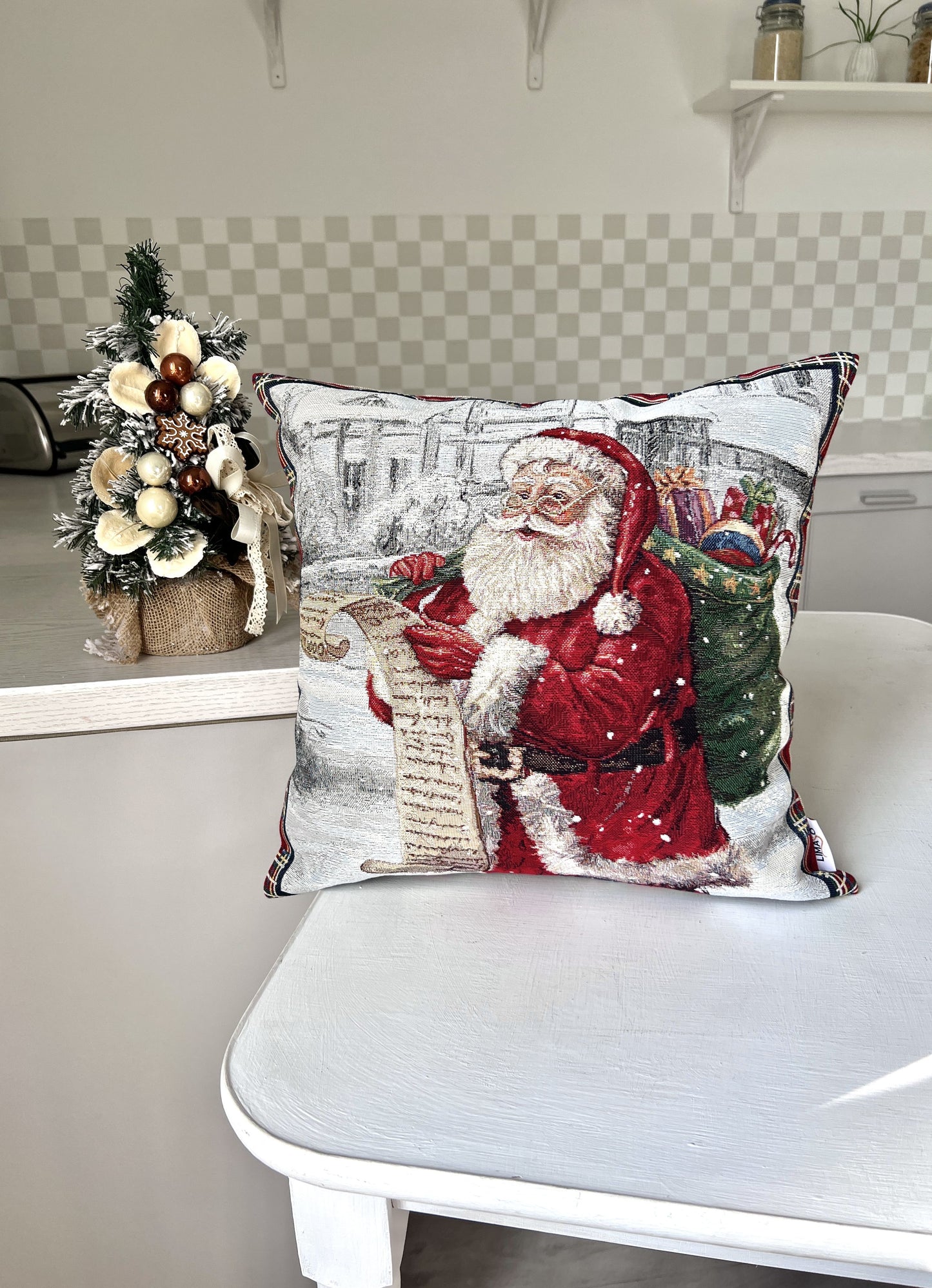 Christmas tapestry cushion cover «Santa’s letter» with golden thread