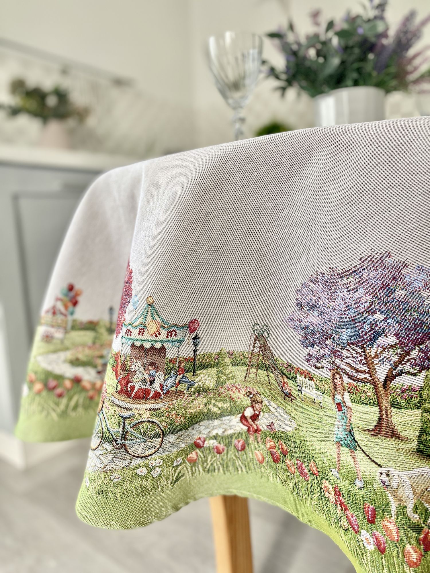 Round Tapestry Tablecloth «Spring gardens» Limaso Textile