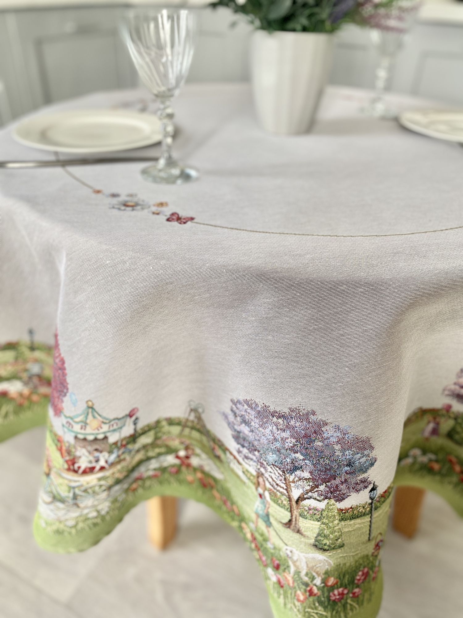 Round Tapestry Tablecloth «Spring gardens» Limaso Textile