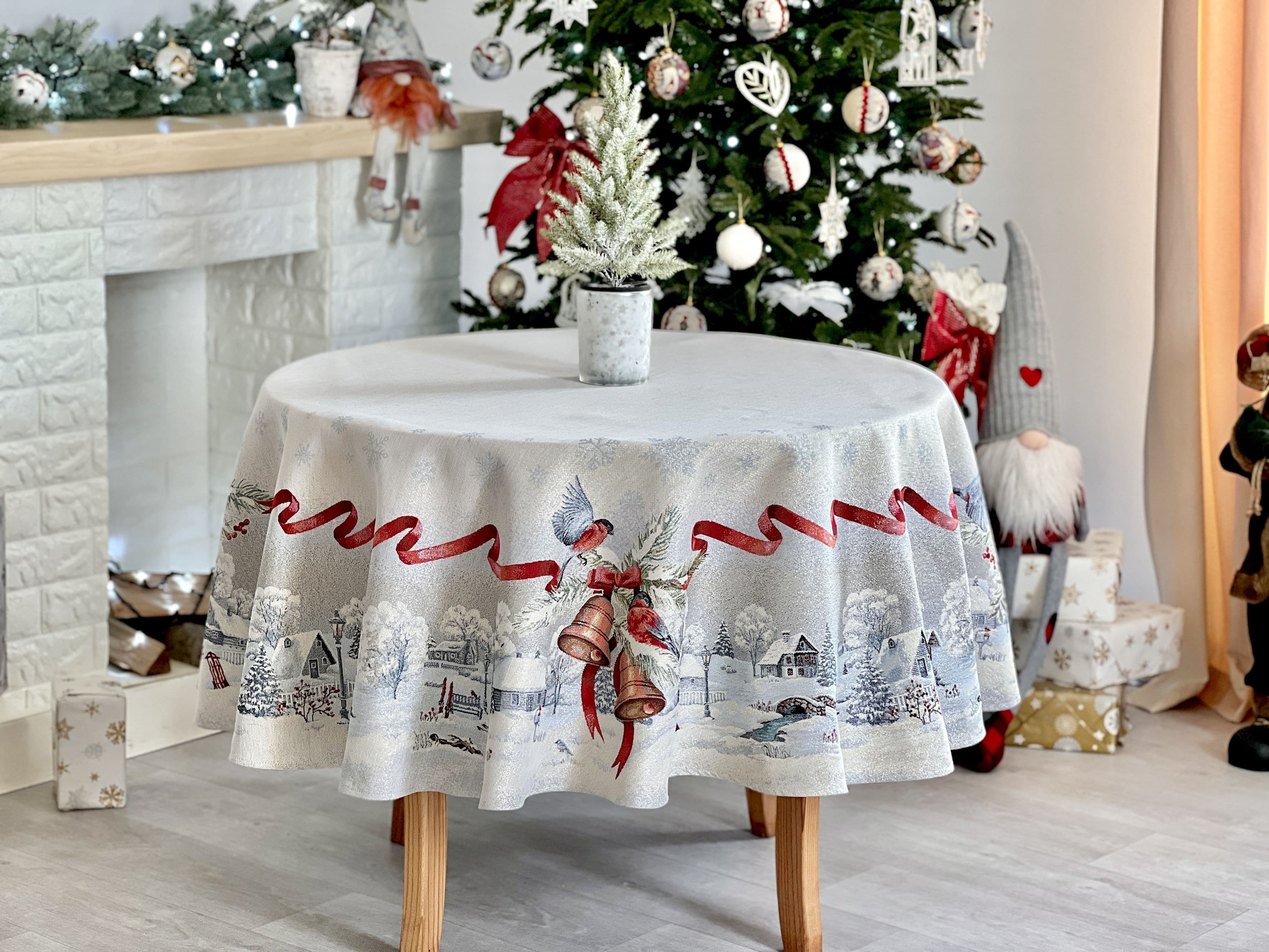 Round Christmas tablecloth «Christmas News» with silver thread Limaso Textile