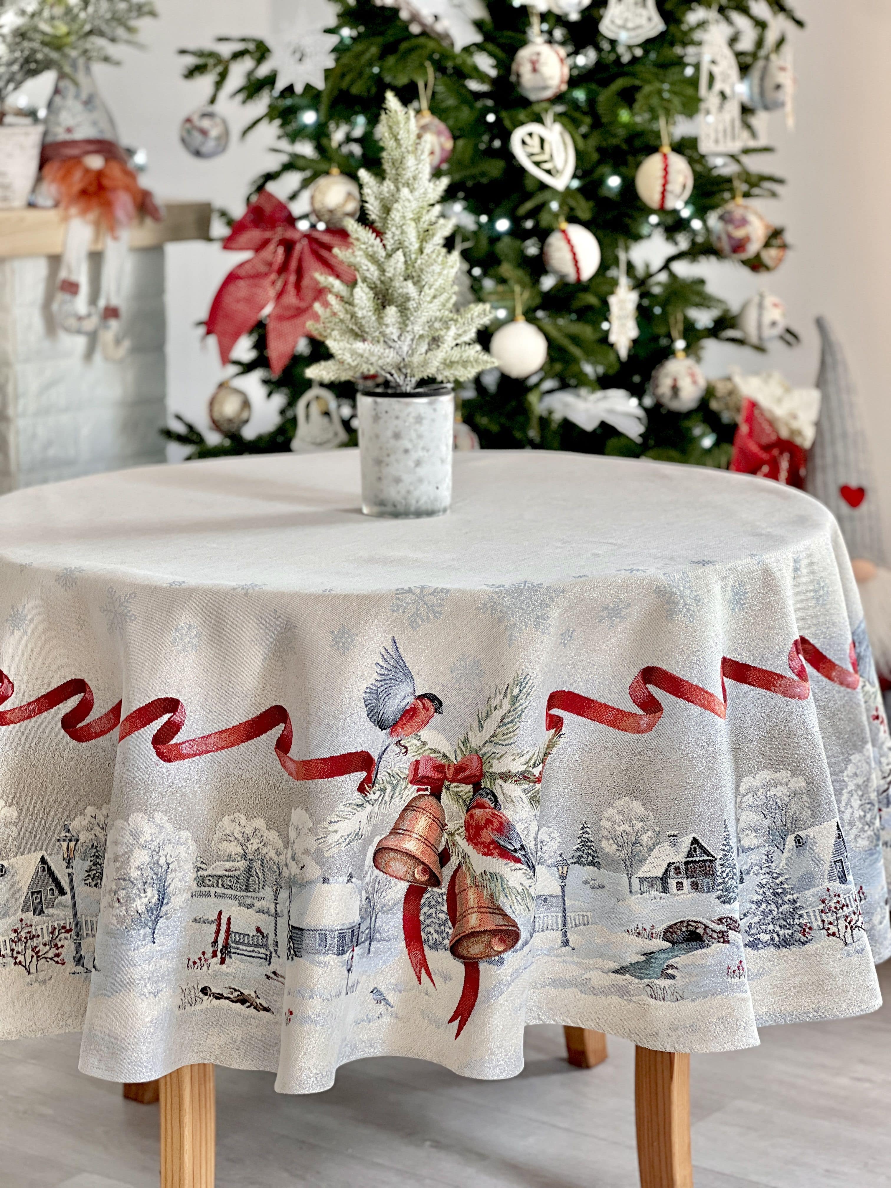 Round Christmas tablecloth «Christmas News» with silver thread Limaso Textile