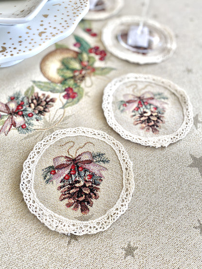 Christmas placemats «Christmas garland» with golden thread