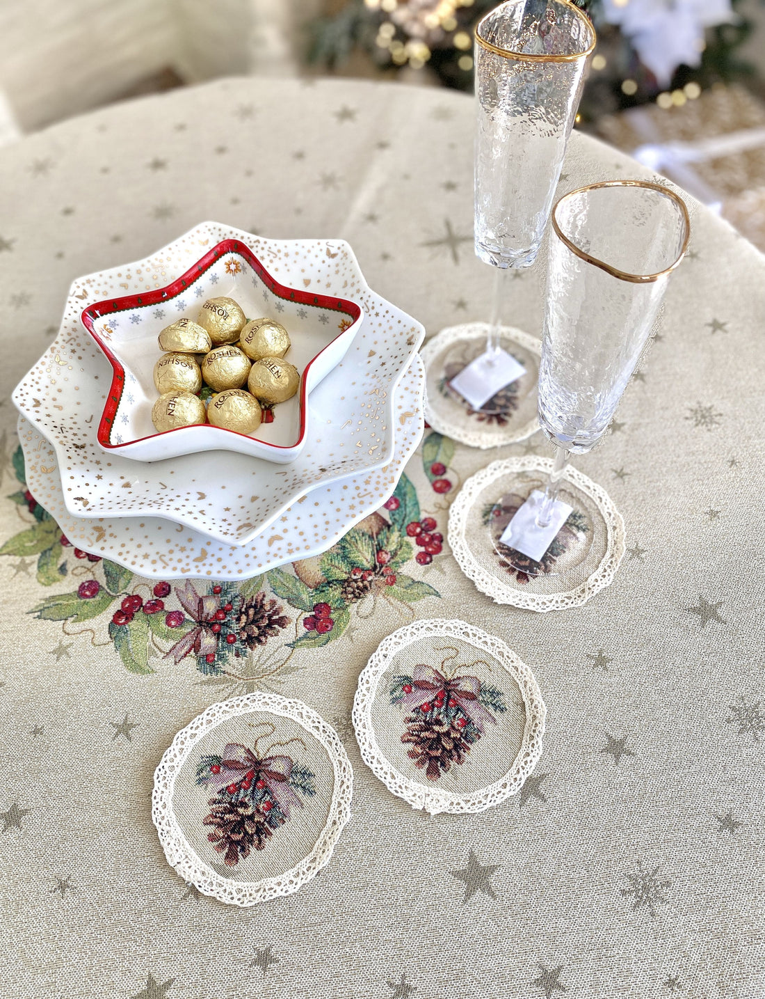Christmas placemats «Christmas garland» with golden thread Limaso Textile