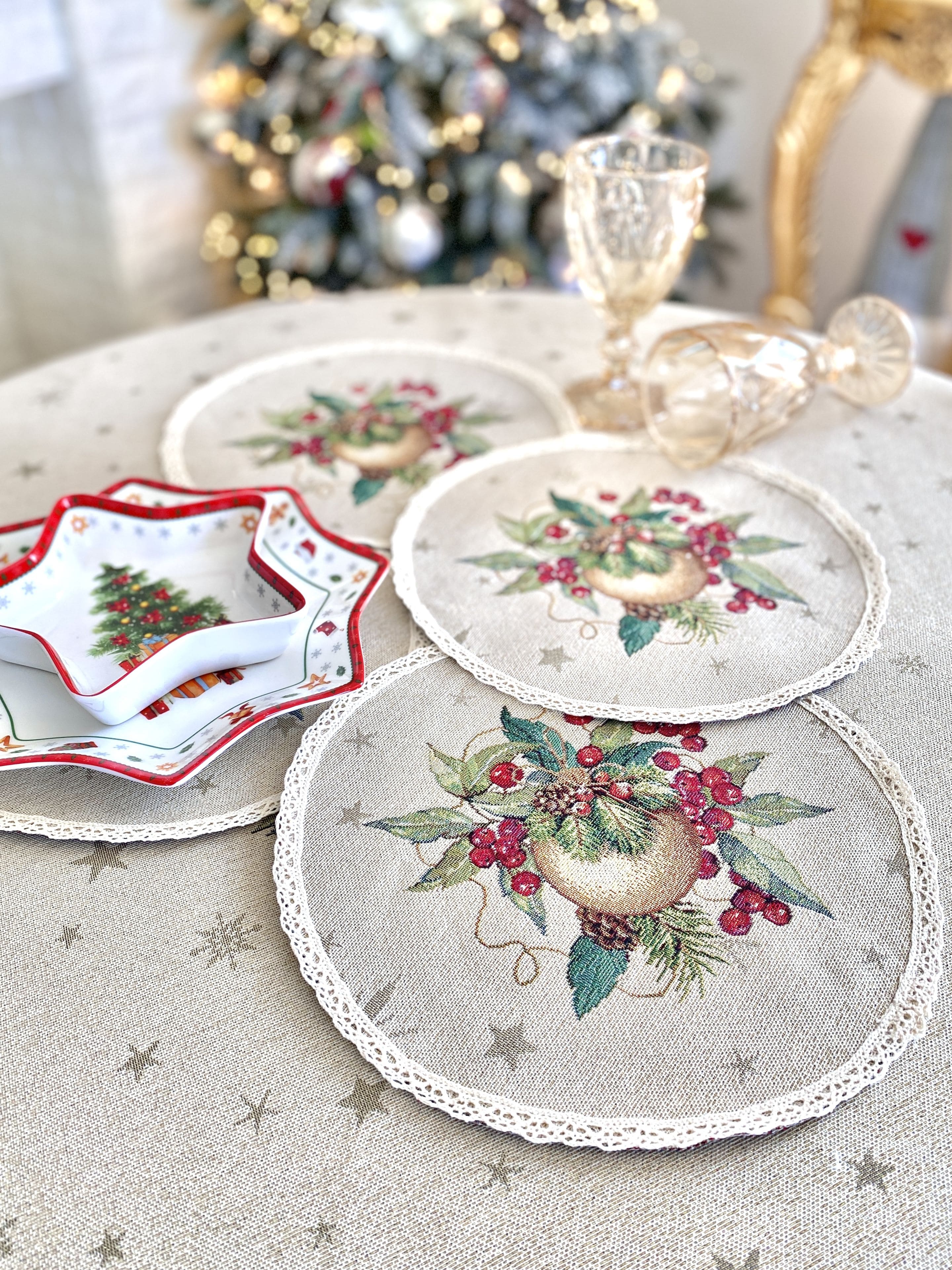 Christmas placemats «Christmas garland» with golden thread Limaso Textile