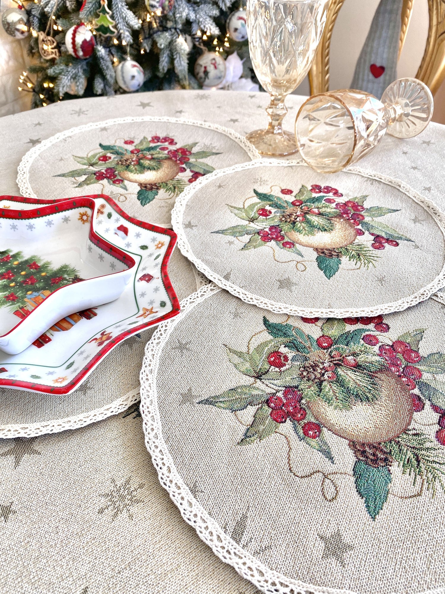 Christmas placemats «Christmas garland» with golden thread Limaso Textile
