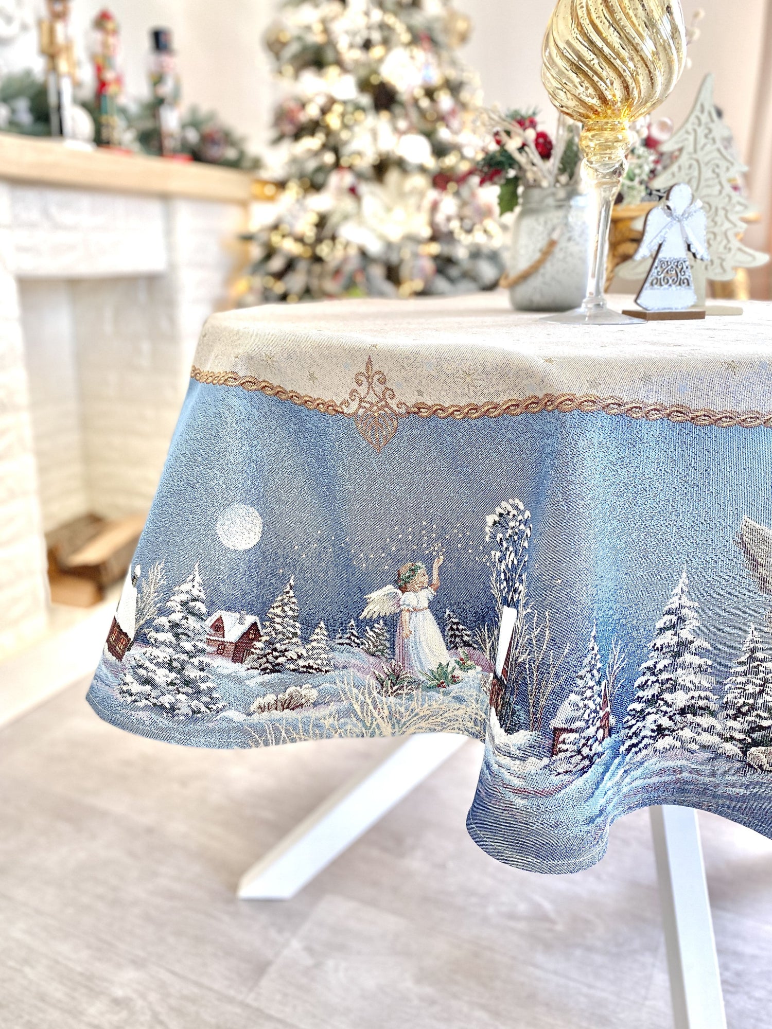 Round Christmas tablecloth «Christmas star» with silver thread Limaso Textile