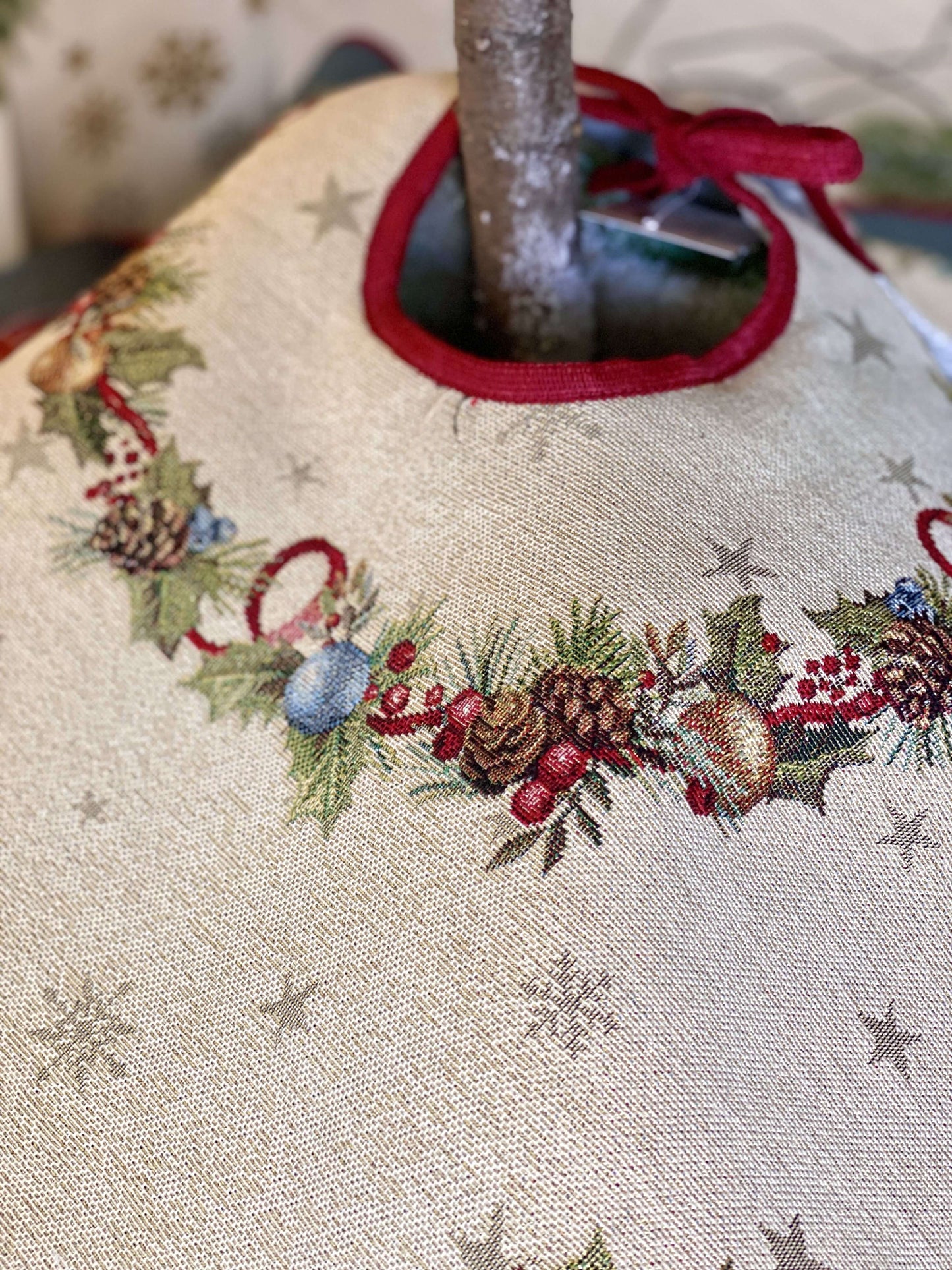 Christmas Tree skirt «Christmas Glow» with Golden Lurex - Luxury Tapestry
