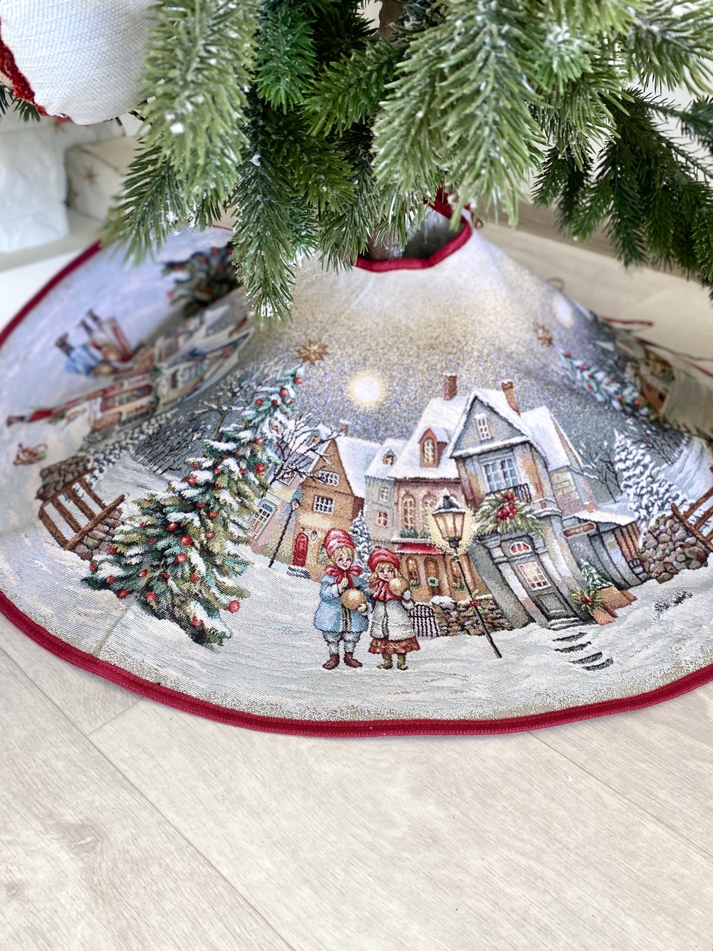 Christmas Tree skirt «Magical Winter Eve»  - Luxury Tapestry