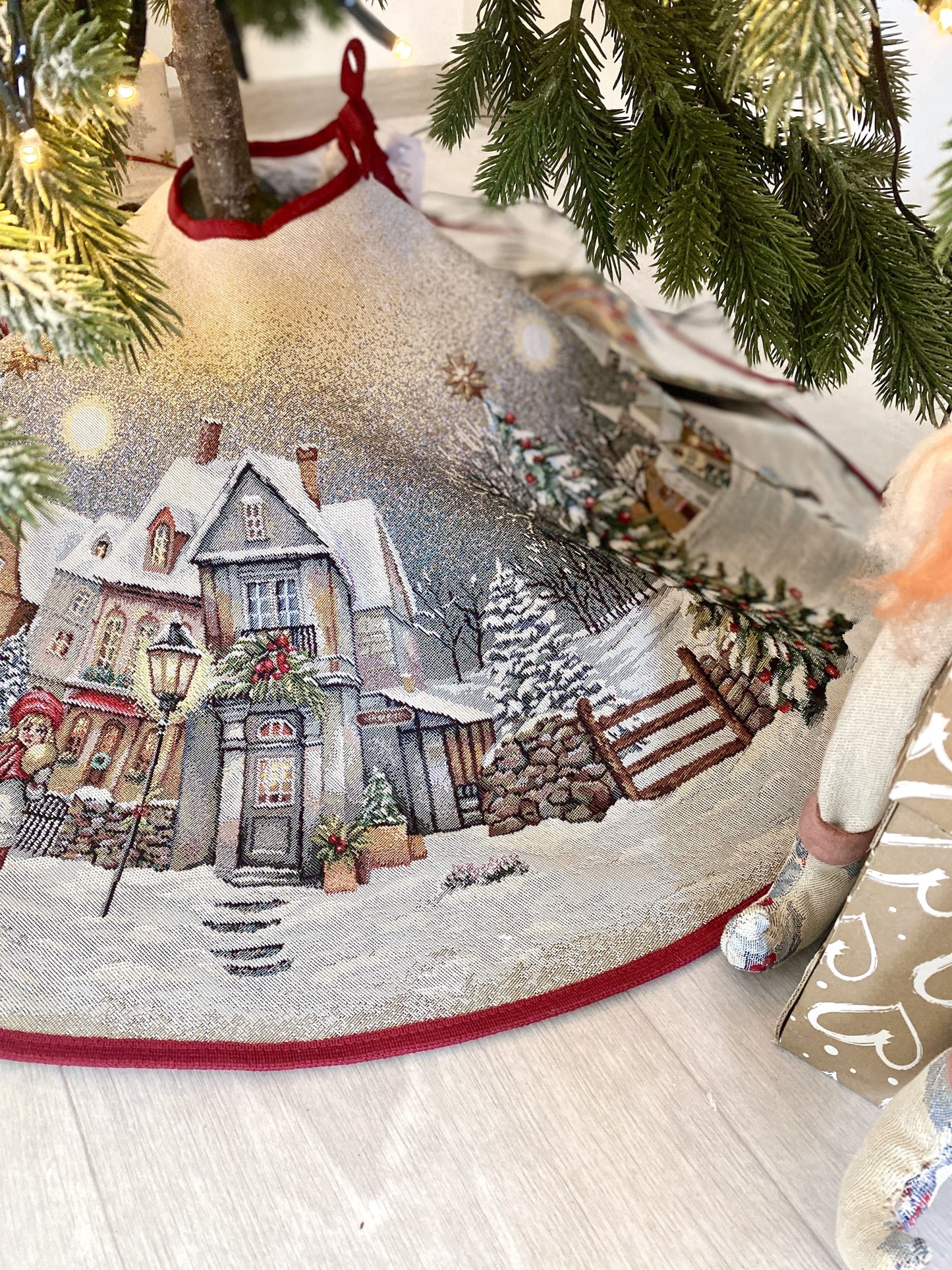 Christmas Tree skirt «Magical Winter Eve»  - Luxury Tapestry