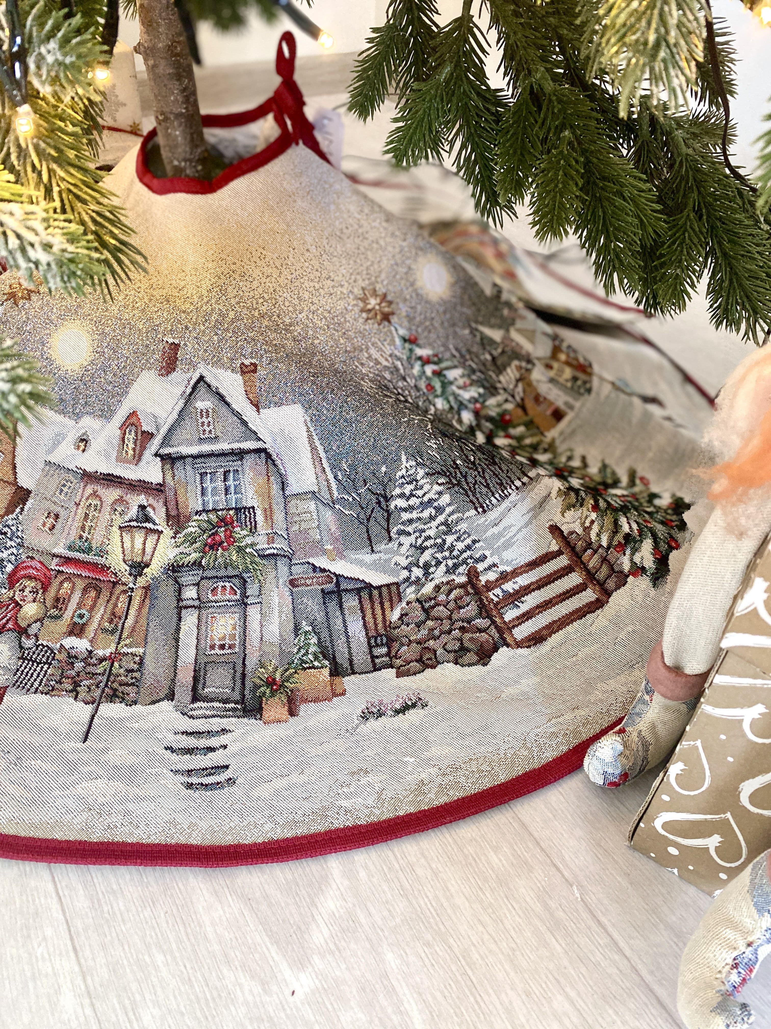Christmas Tree skirt «Magical Winter Eve»  - Luxury Tapestry - Textile4Family
