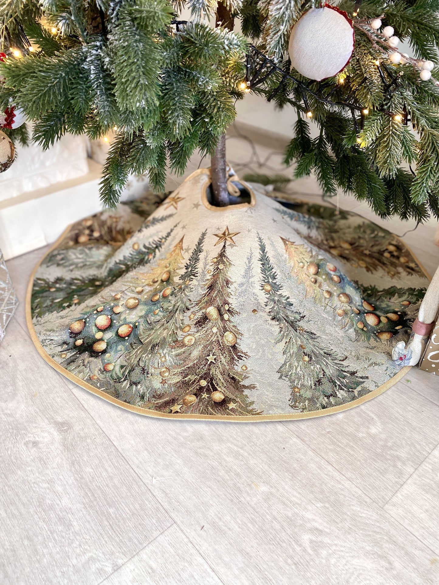 Christmas Tree skirt «Evergreen Magic» with Golden Lurex - Luxury Tapestry