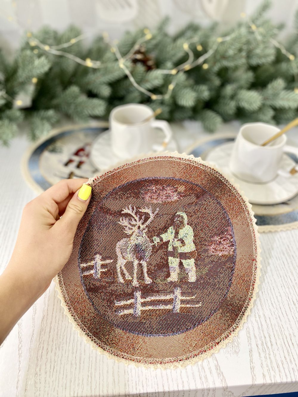 Christmas cup placemat «Christmas in Highlands» with golden thread