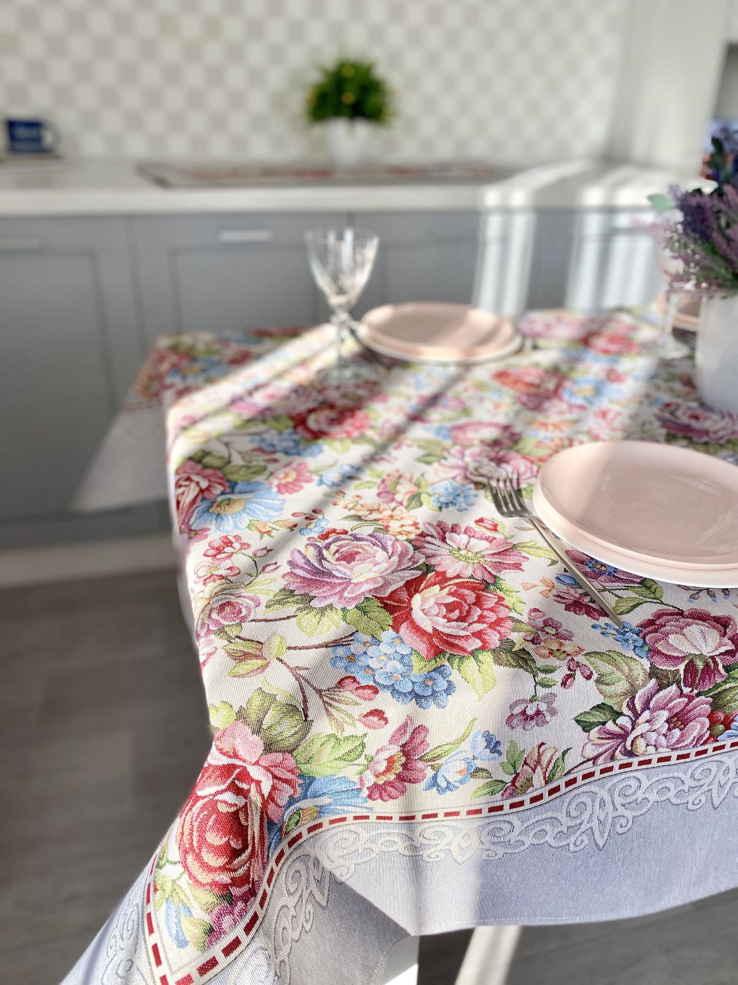 Tapestry tablecloth «Roses» Limaso Textile