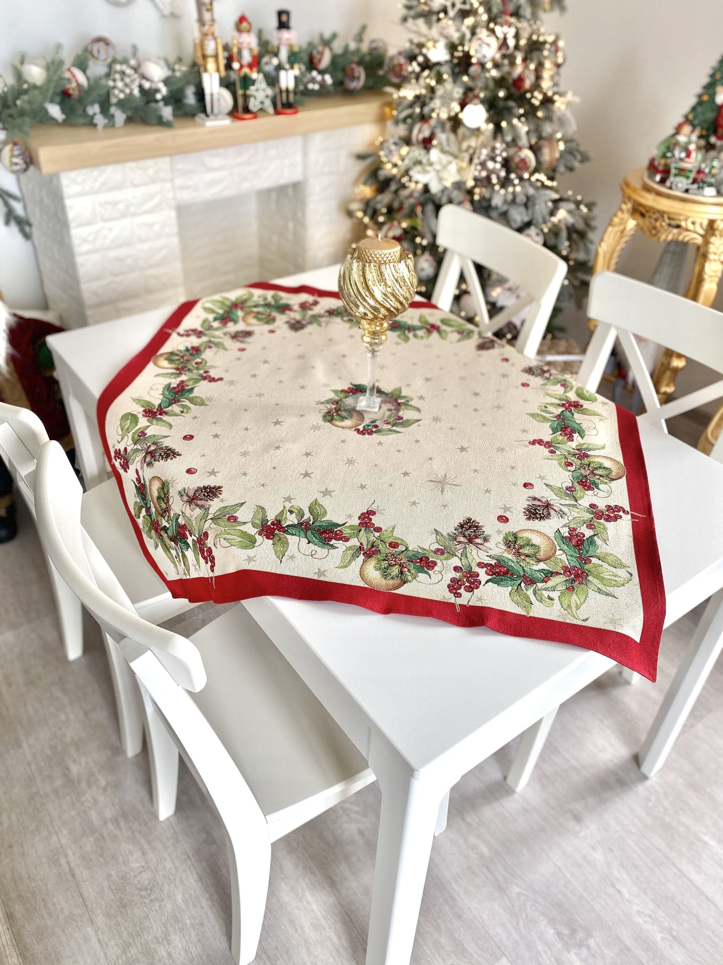 Christmas tapestry tablecloth «Christmas garland» with golden thread