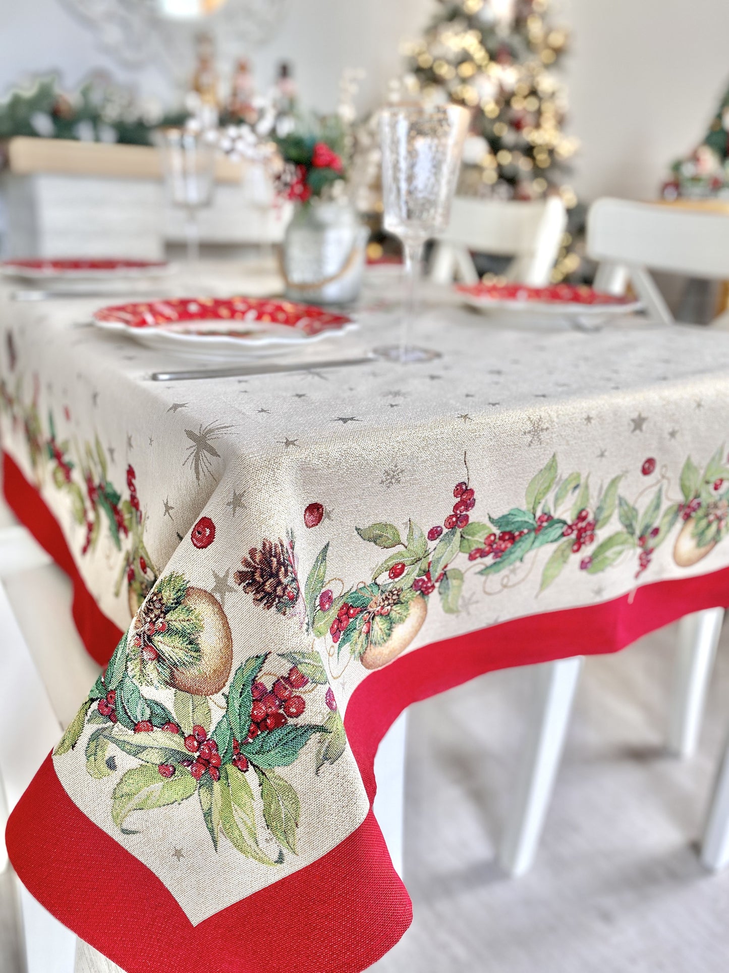 Christmas tapestry tablecloth «Christmas garland» with golden thread