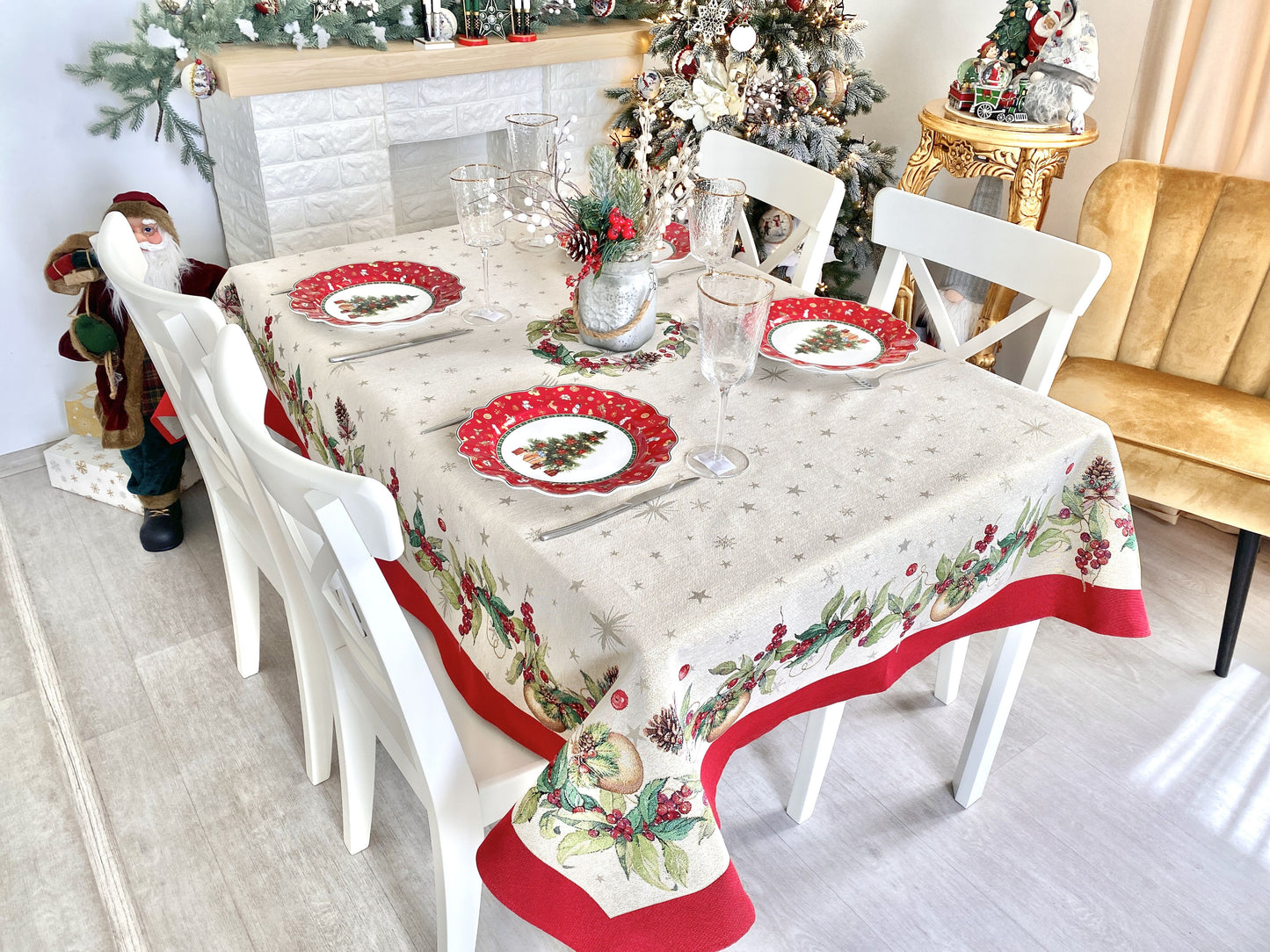 Christmas tapestry tablecloth «Christmas garland» with golden thread