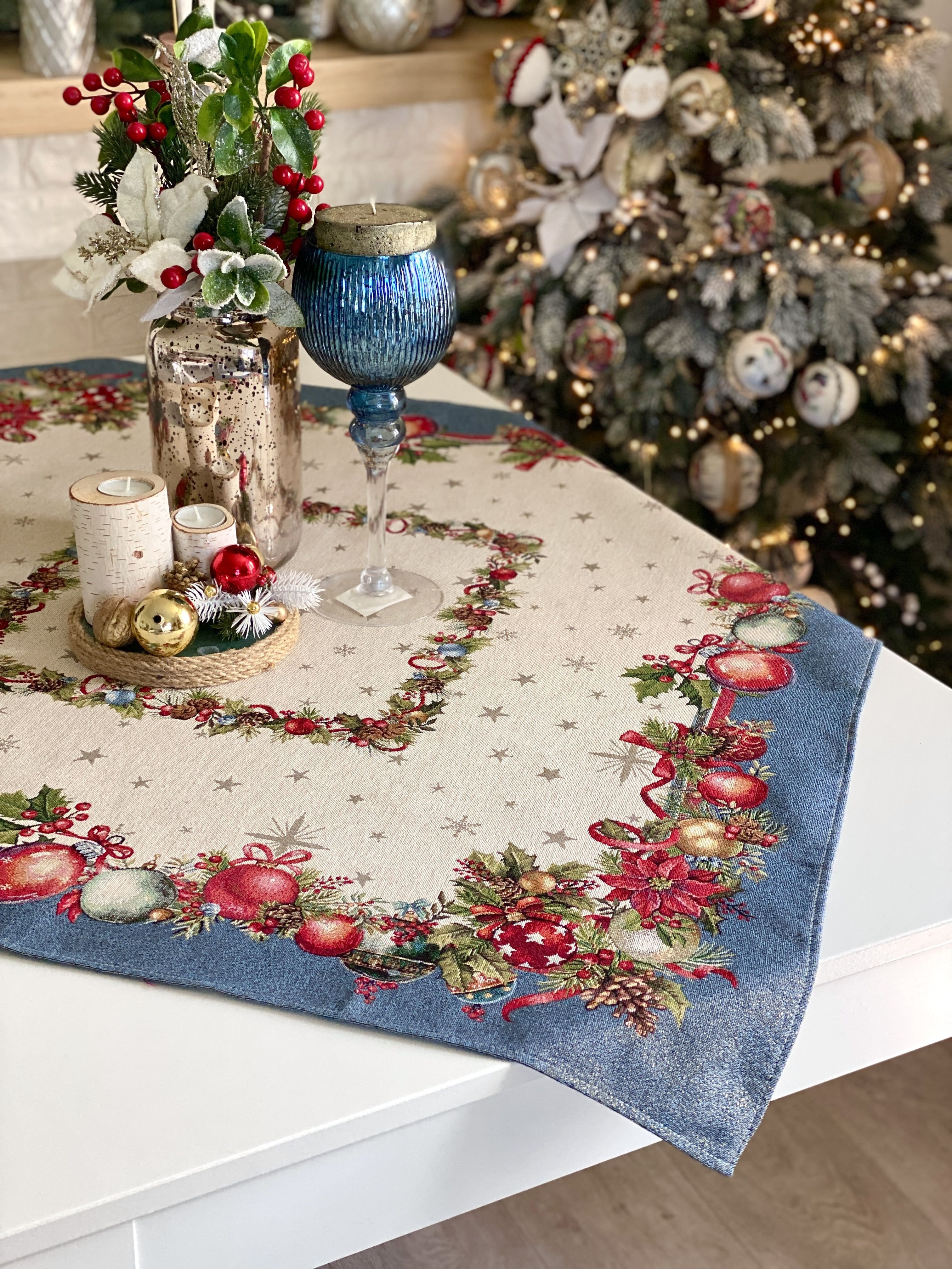 Christmas Tablecloth «Christmas Glow» with Golden Lurex - Luxury Tapestry - Textile4Family