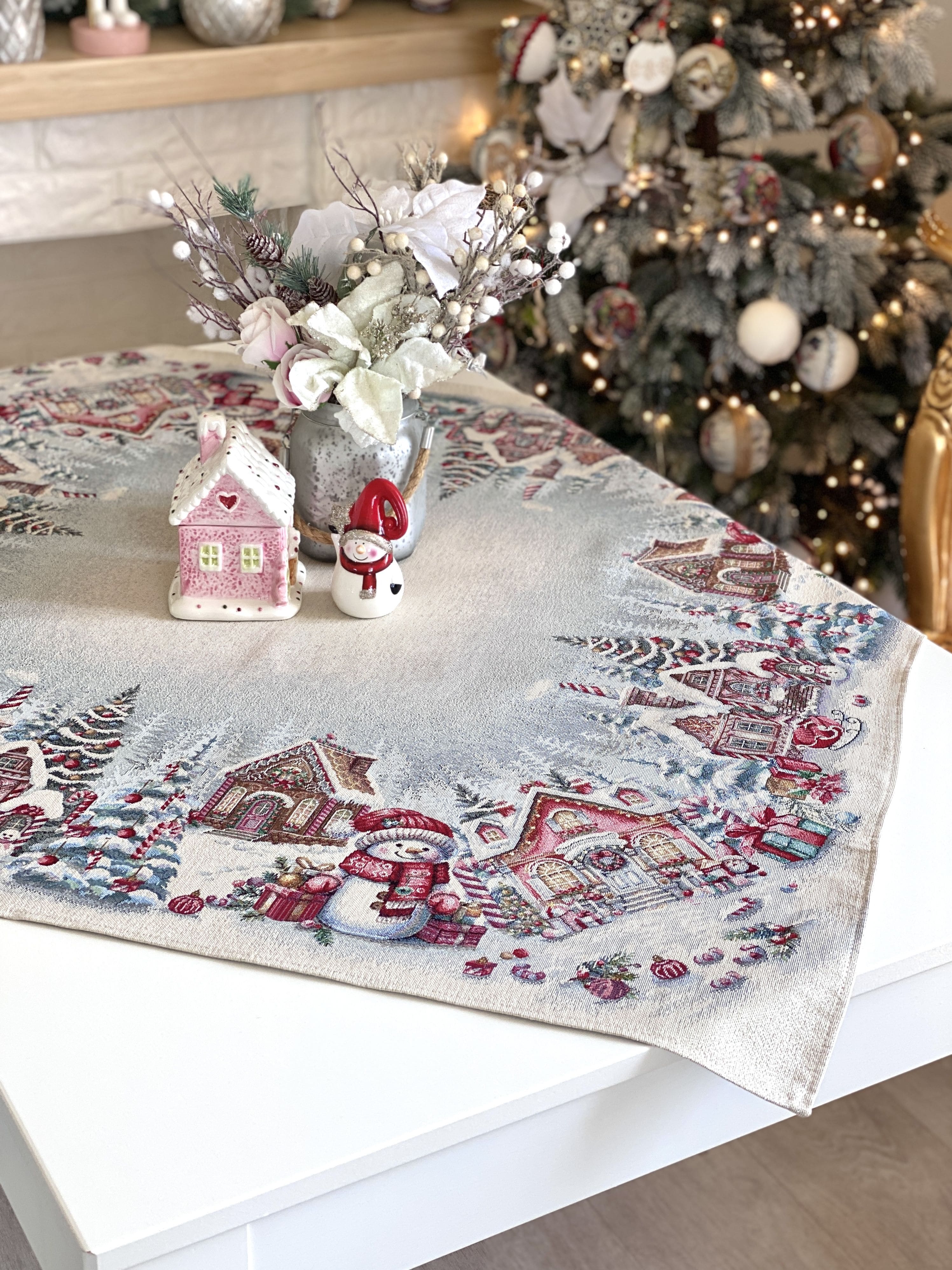 Christmas Tablecloth «Sweet Gingerbread Nights» with Silver Lurex - Premium Gobelin - Textile4Family