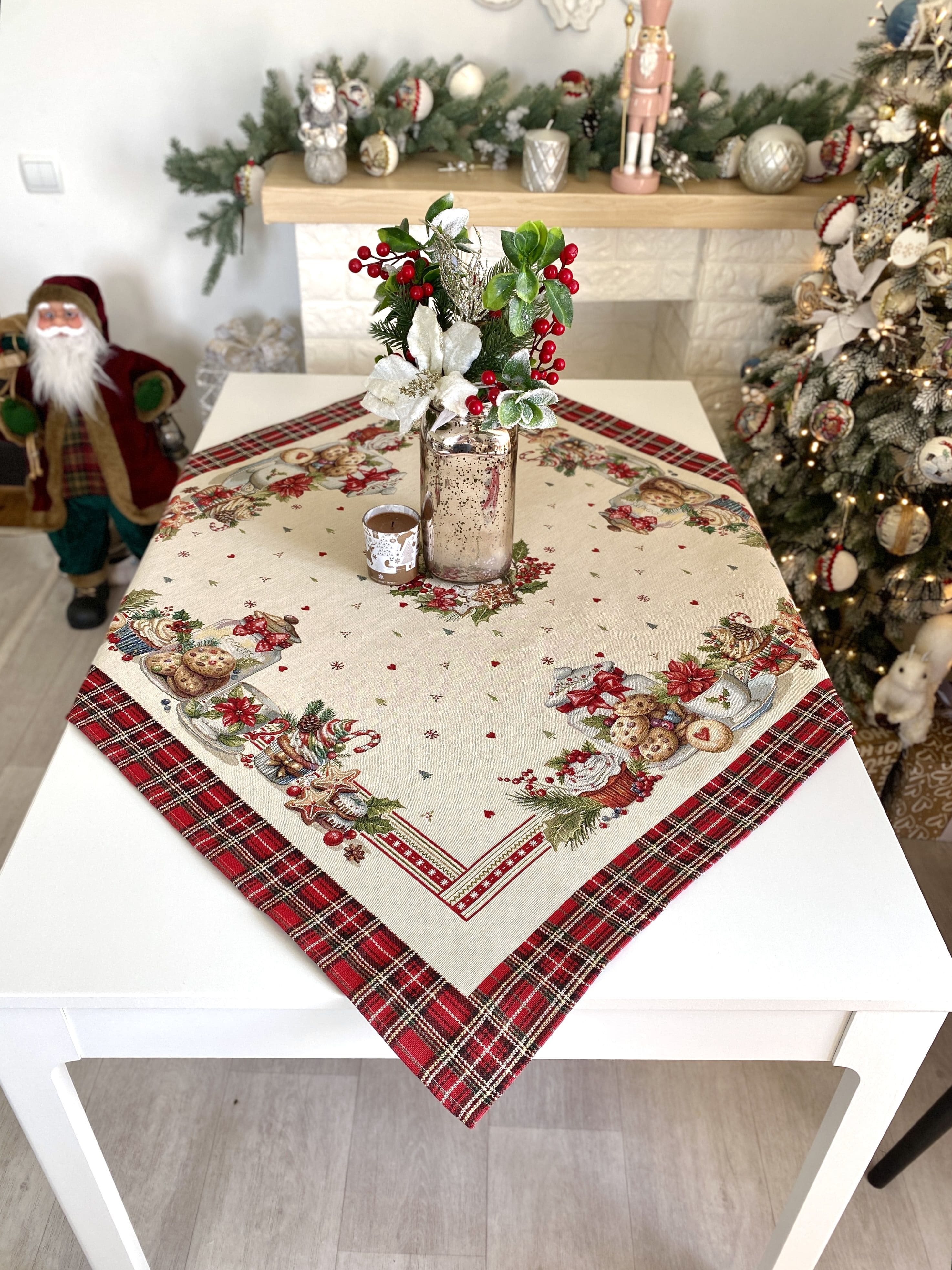 Christmas Tablecloth «Sweet Dreams» with Golden Lurex - Premium Gobelin - Textile4Family