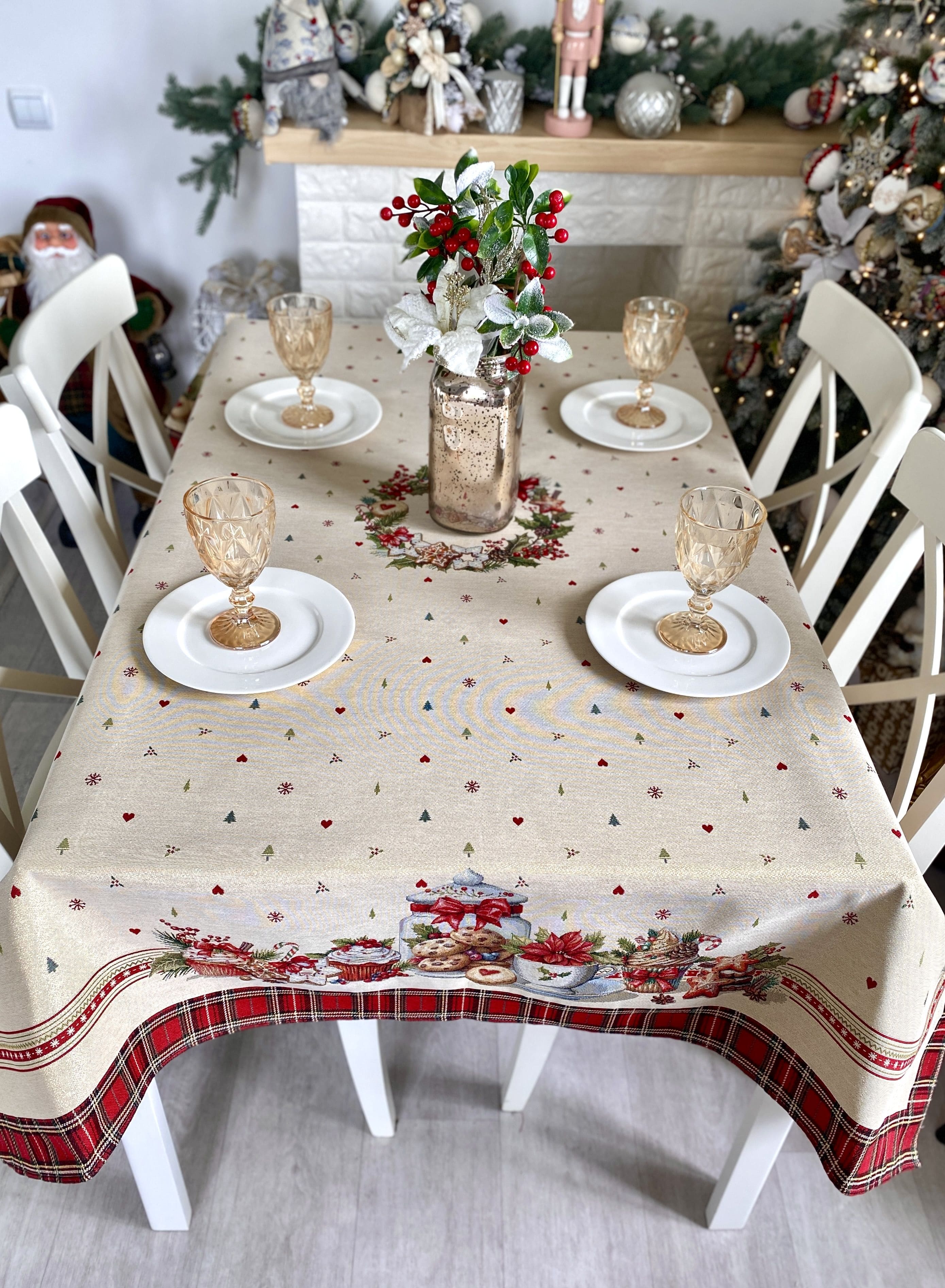 Christmas Tablecloth «Sweet Dreams» with Golden Lurex - Premium Gobelin - Textile4Family