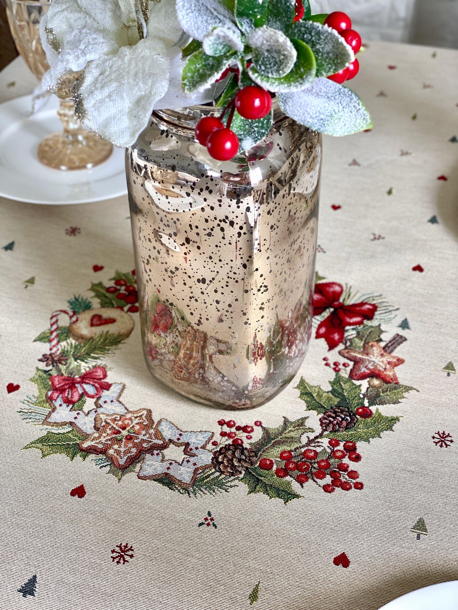 Christmas Tablecloth «Sweet Dreams» with Golden Lurex - Premium Gobelin - Textile4Family