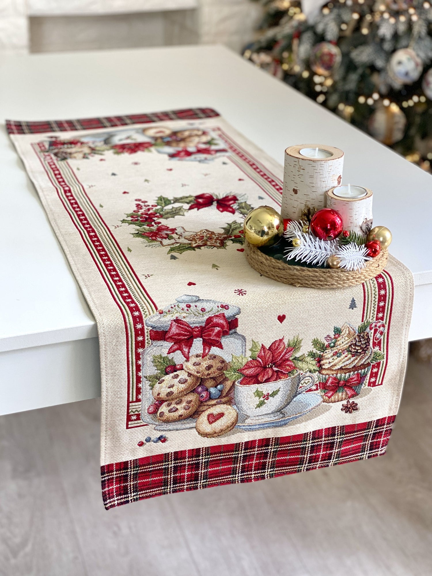 Christmas Table Runner  «Sweet Dreams» with Golden Lurex - Premium Gobelin - Textile4Family