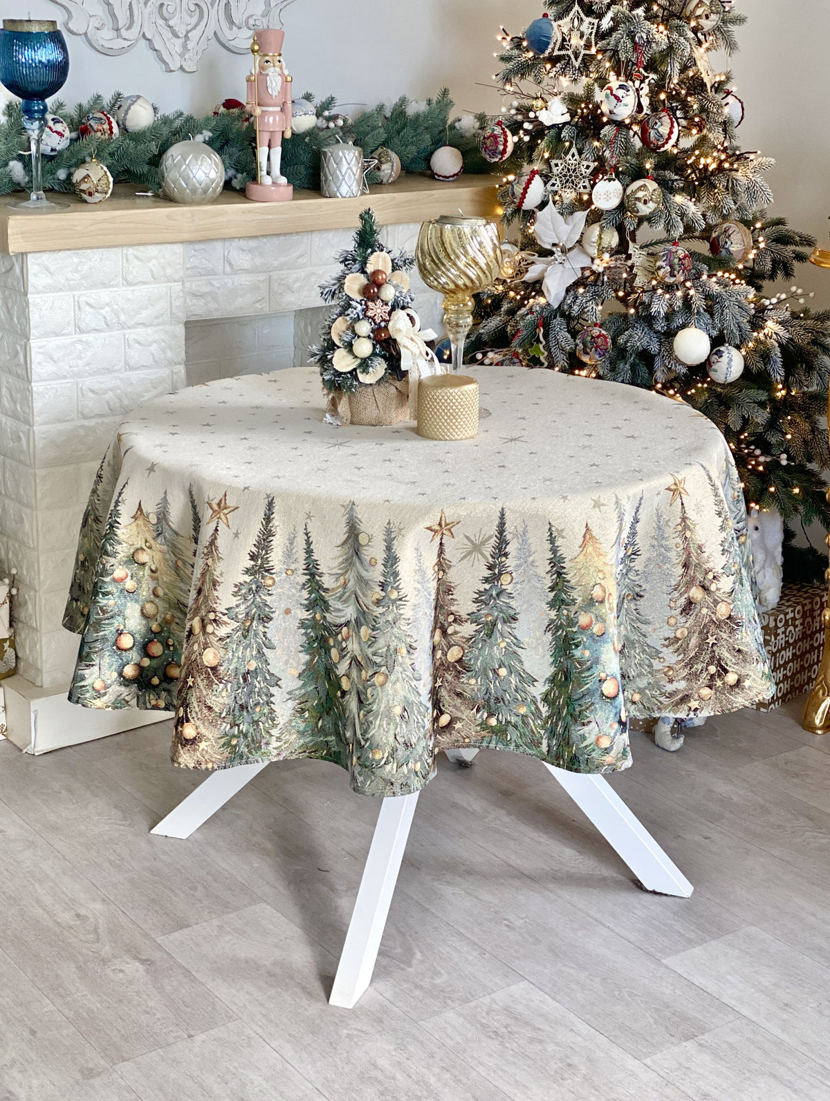 Christmas Round Tablecloth «Evergreen Magic» with Golden Lurex - Luxury Tapestry Limaso