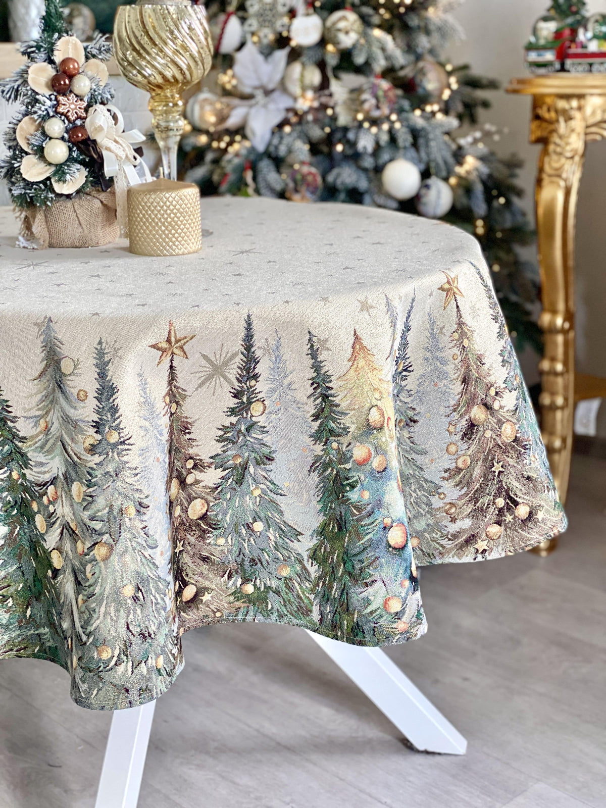 Christmas Round Tablecloth «Evergreen Magic» with Golden Lurex - Luxury Tapestry Limaso