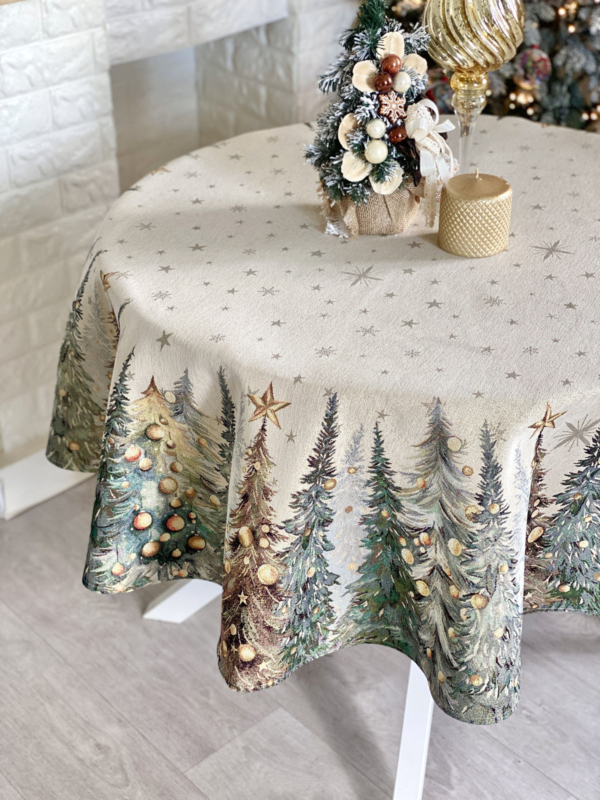 Christmas Round Tablecloth «Evergreen Magic» with Golden Lurex - Luxury Tapestry Limaso