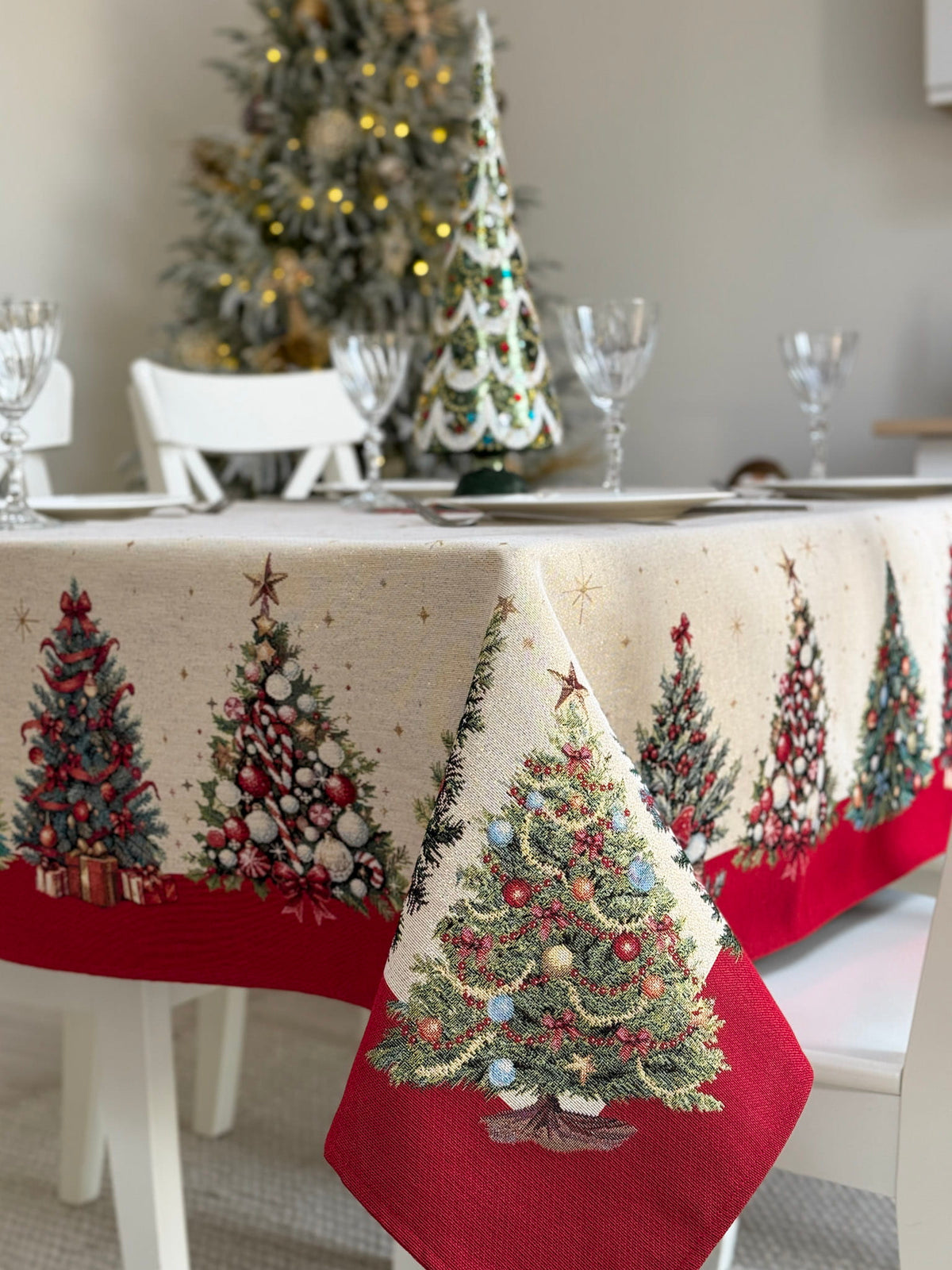Christmas Tablecloth «Christmas traditions» with golden thread - High quality tapestry
