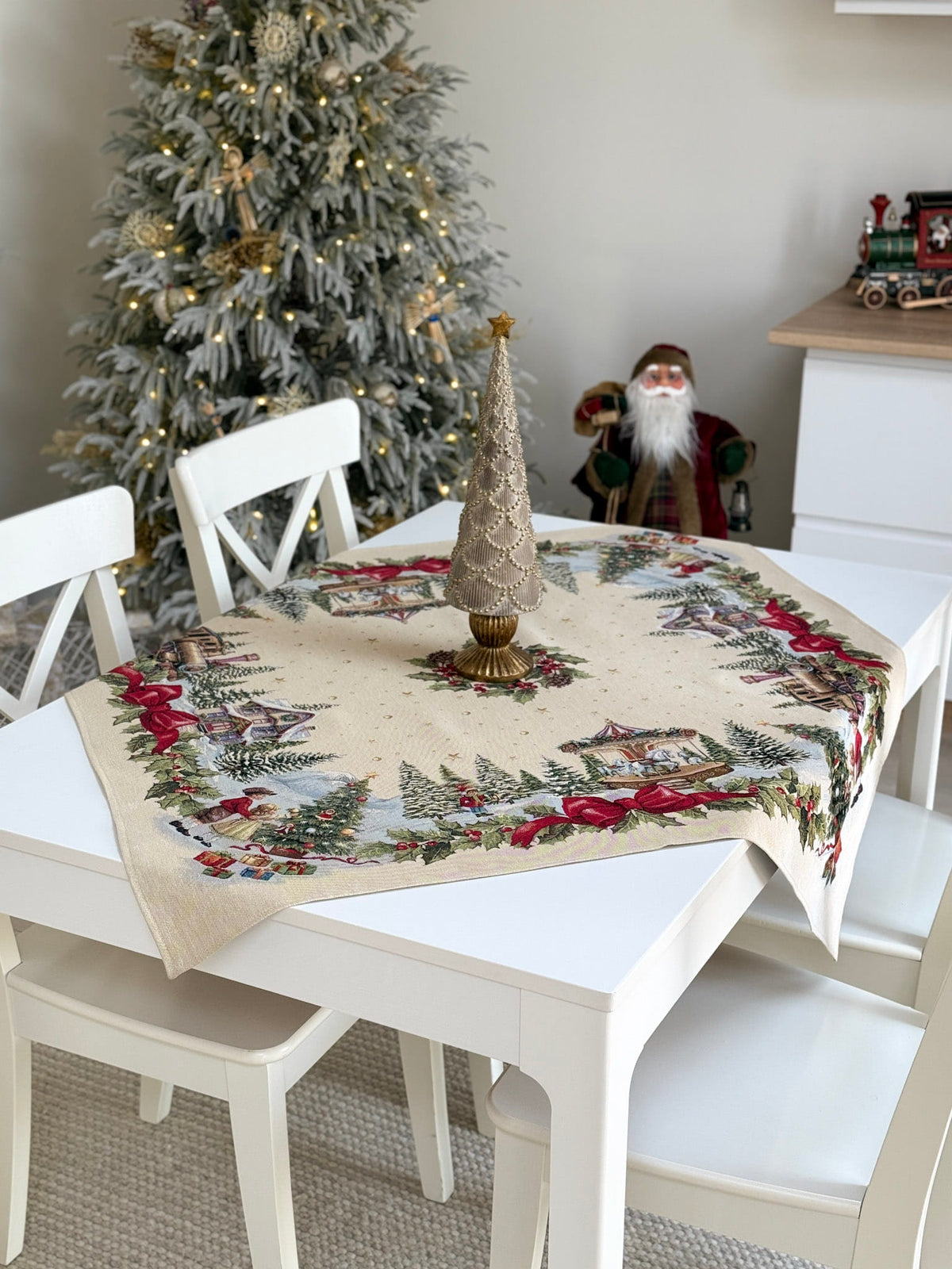 Christmas Tablecloth «Christmas Wonderland» with golden thread - High quality tapestry