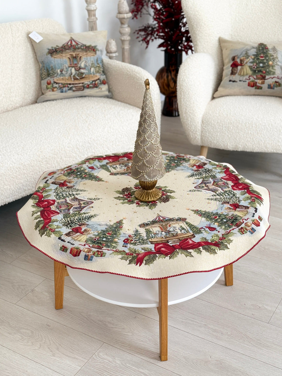 Christmas Round Tablecloth «Christmas Wonderland» with golden thread - High quality tapestry