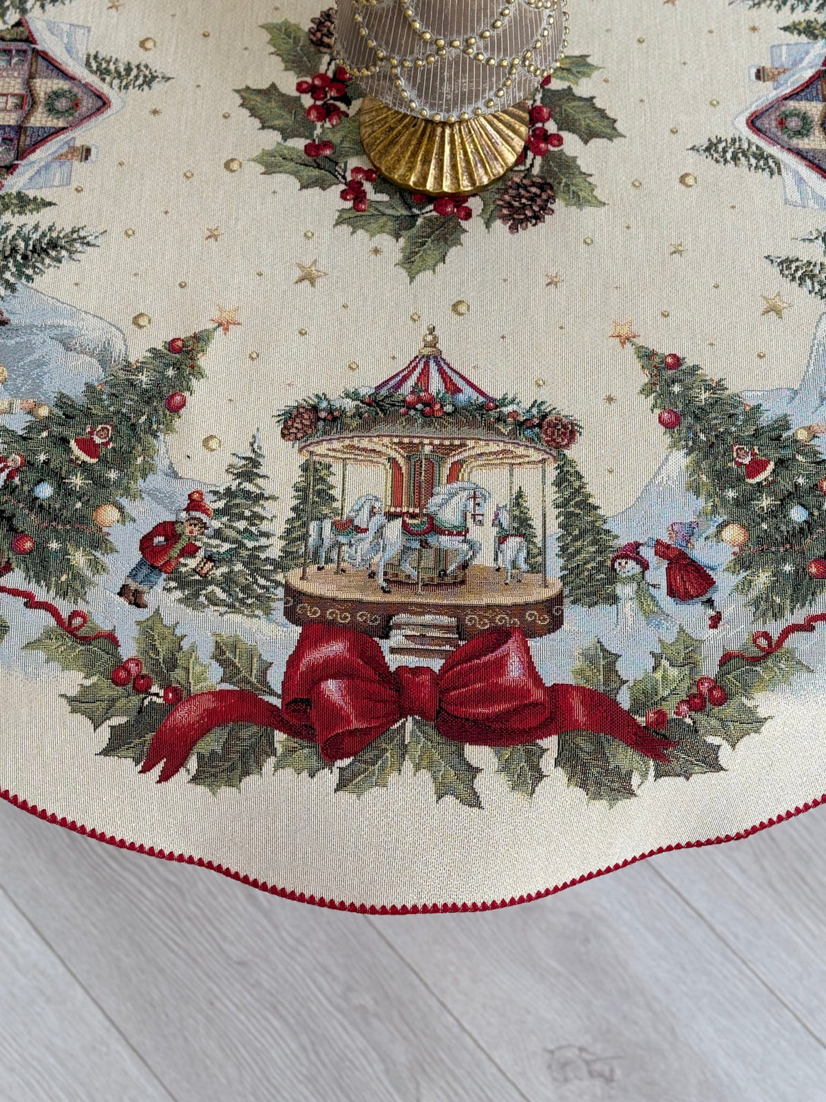 Christmas Round Tablecloth «Christmas Wonderland» with golden thread - High quality tapestry