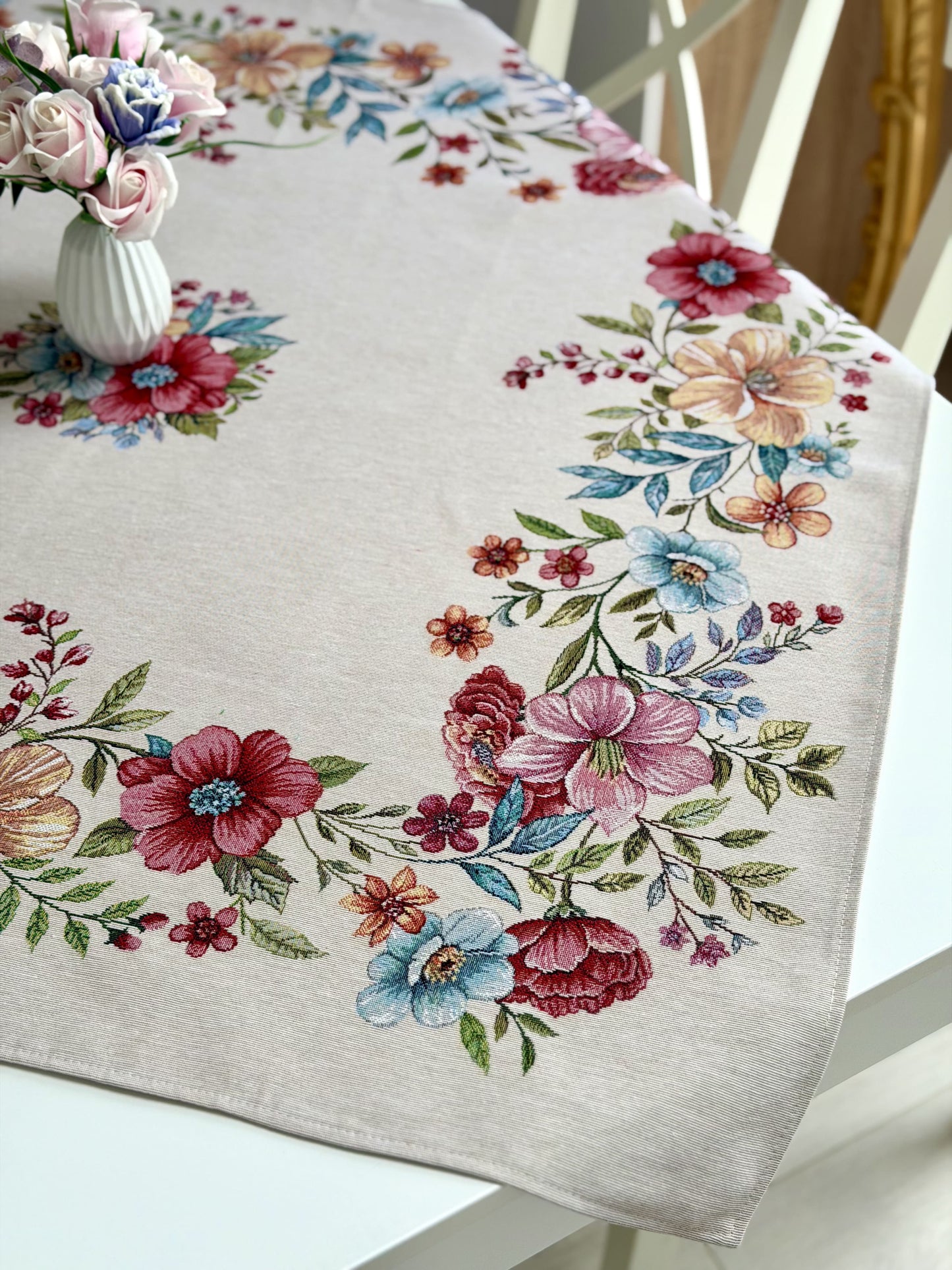 Square tablecloth «Blooming garden» - Premium Tapestry - Textile4Family
