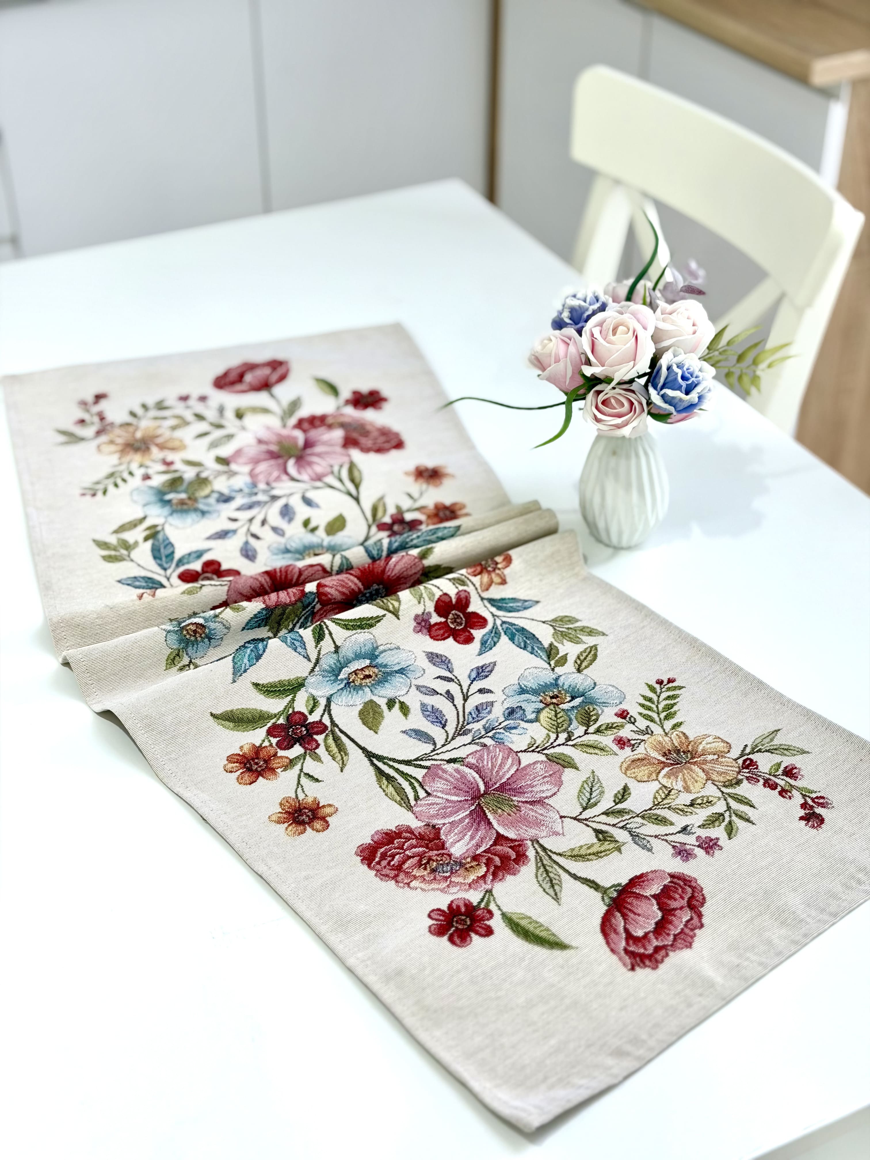 Table Runner «Blooming garden» - Premium Tapestry - Textile4Family