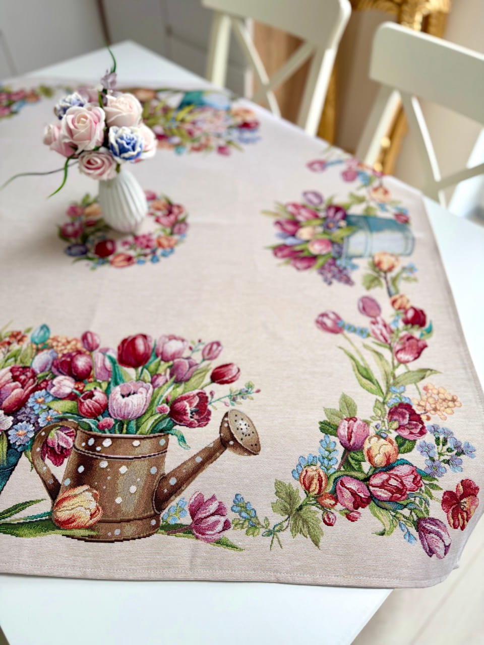 Square tablecloth «Tulip Bouquet» - Premium Tapestry - Textile4Family